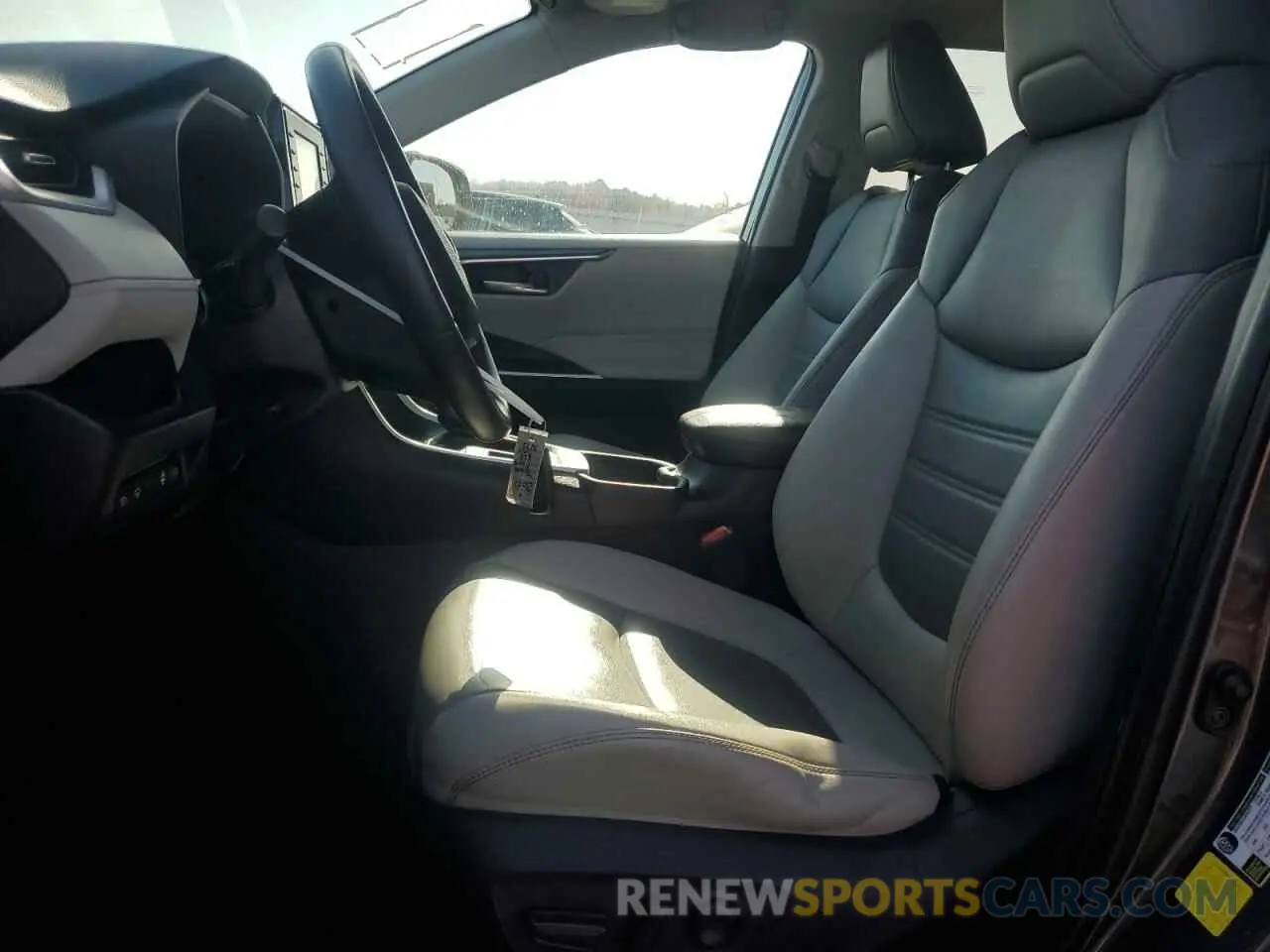 7 Фотография поврежденного автомобиля 2T3C1RFV8MW148173 TOYOTA RAV4 2021