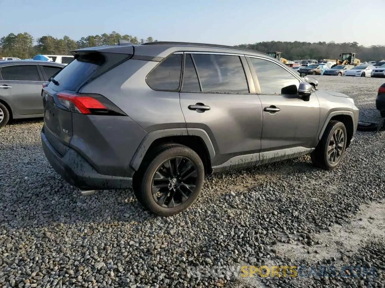 3 Photograph of a damaged car 2T3C1RFV9MC112381 TOYOTA RAV4 2021