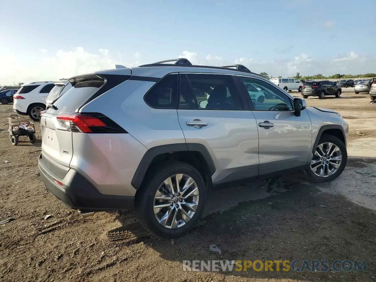 3 Фотография поврежденного автомобиля 2T3C1RFV9MC120349 TOYOTA RAV4 2021