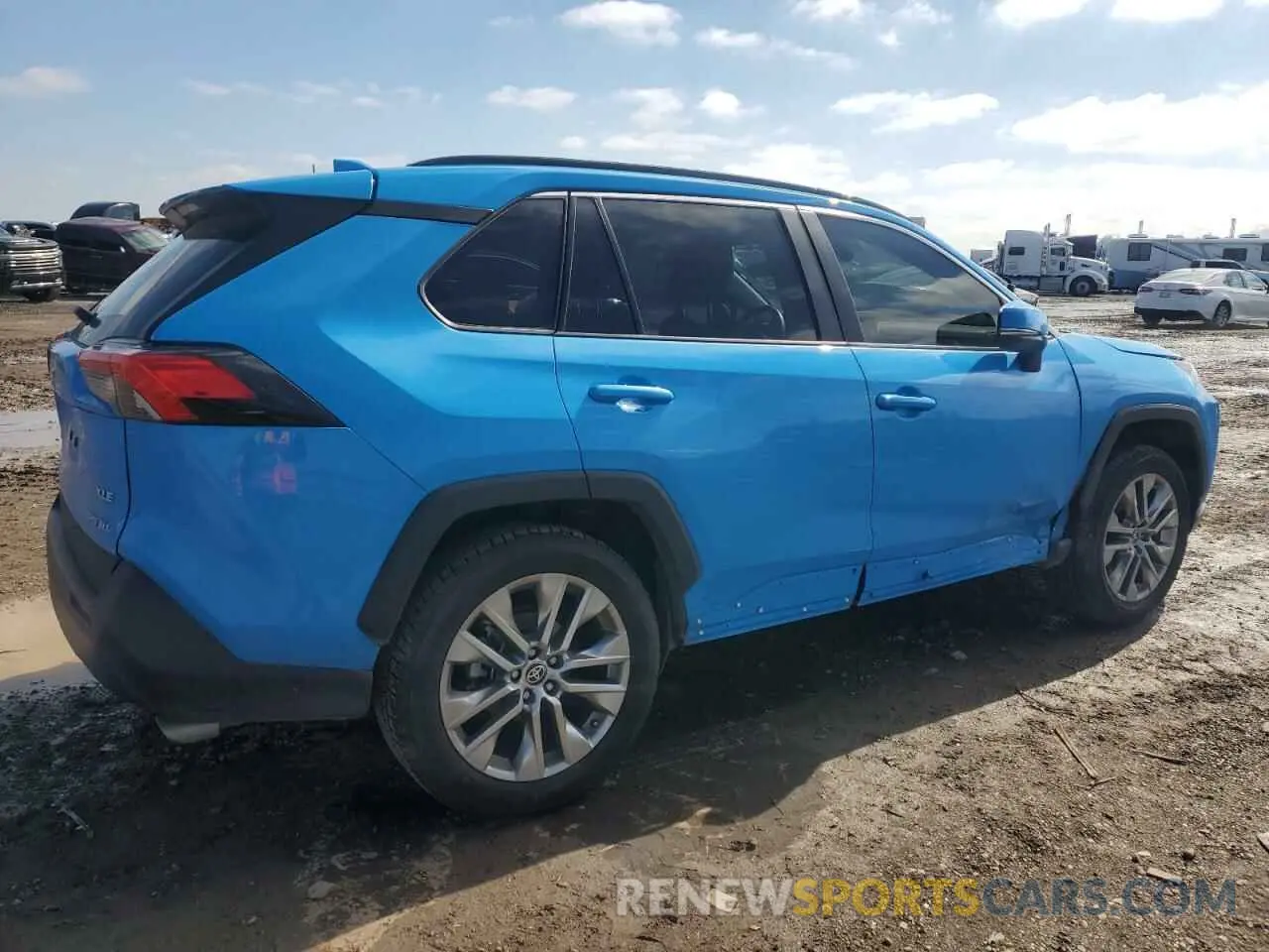 3 Photograph of a damaged car 2T3C1RFV9MW133830 TOYOTA RAV4 2021