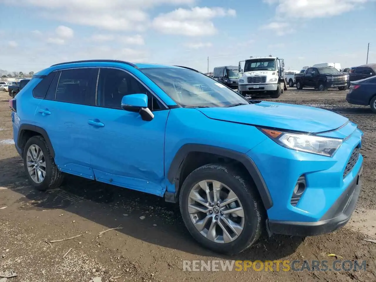 4 Photograph of a damaged car 2T3C1RFV9MW133830 TOYOTA RAV4 2021