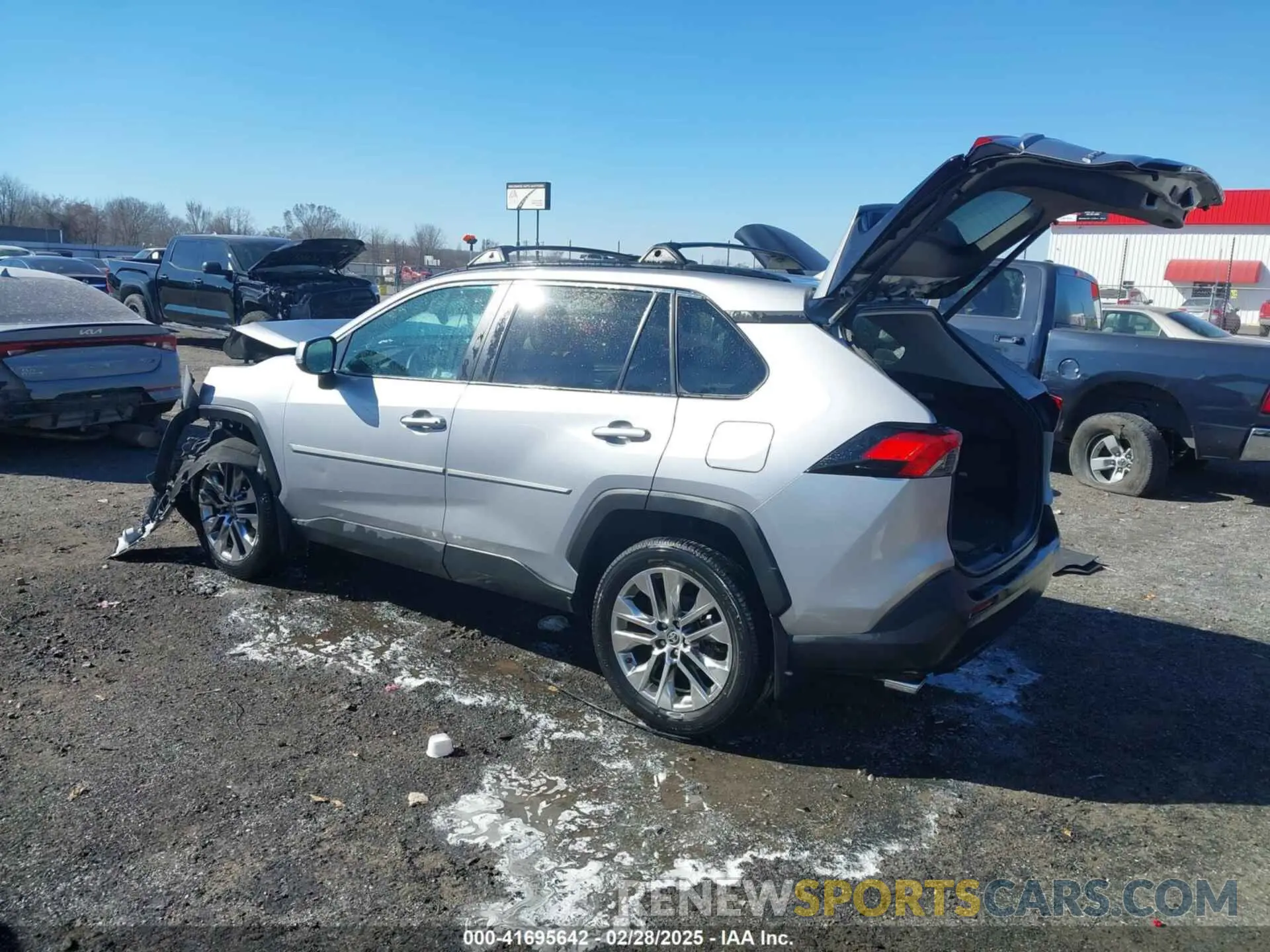 3 Фотография поврежденного автомобиля 2T3C1RFVXMC148497 TOYOTA RAV4 2021