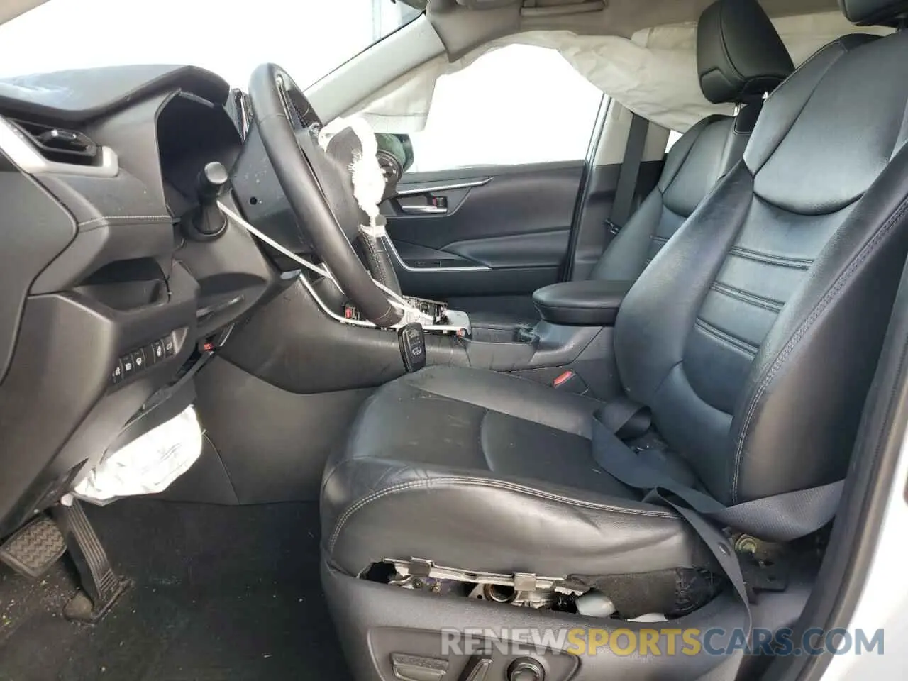 7 Photograph of a damaged car 2T3C1RFVXMW150412 TOYOTA RAV4 2021