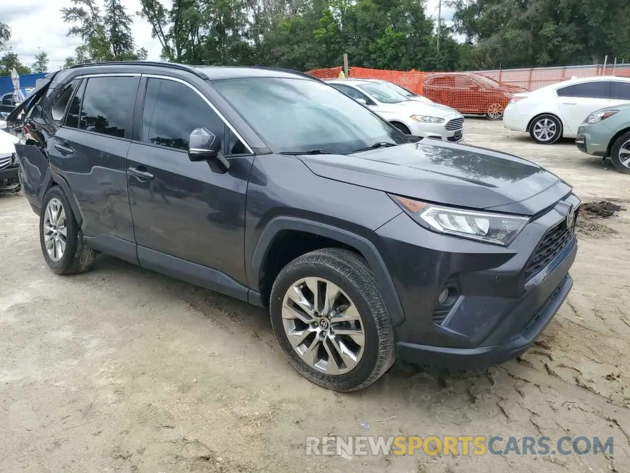 4 Photograph of a damaged car 2T3C1RFVXMW163287 TOYOTA RAV4 2021
