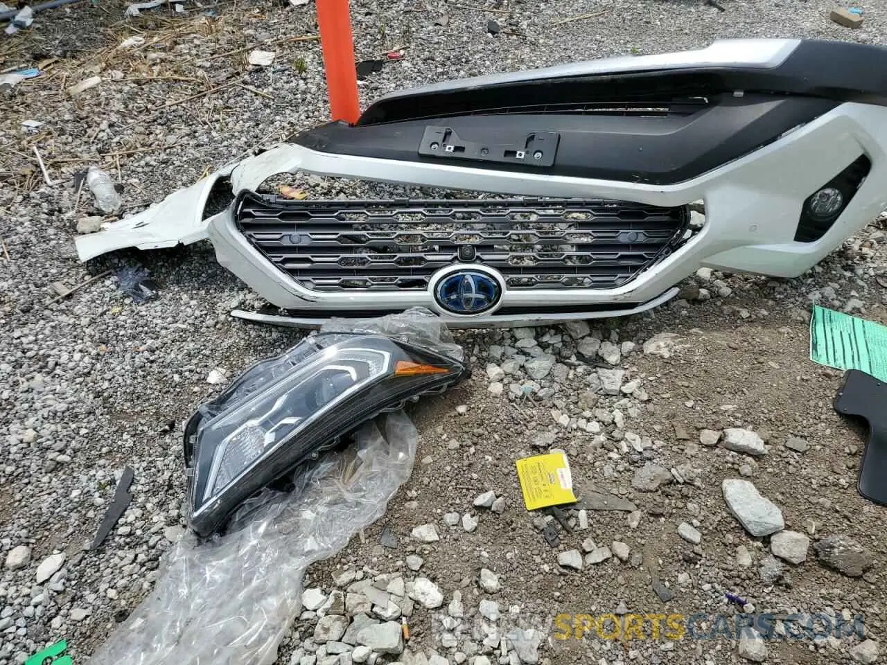 13 Photograph of a damaged car 2T3D6RFV6MW015871 TOYOTA RAV4 2021