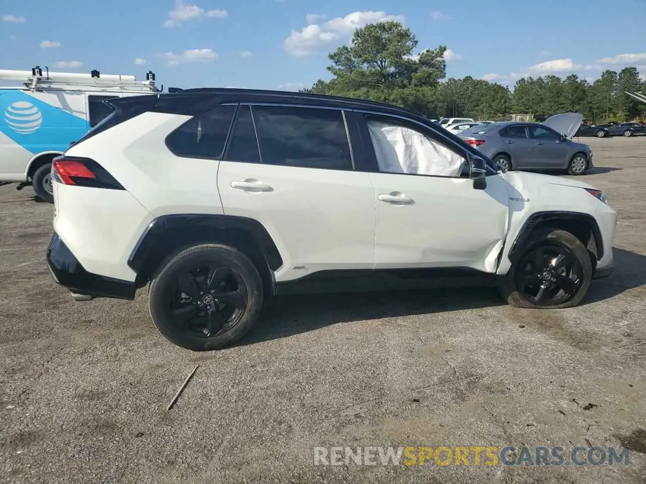 3 Фотография поврежденного автомобиля 2T3E6RFV1MW028094 TOYOTA RAV4 2021