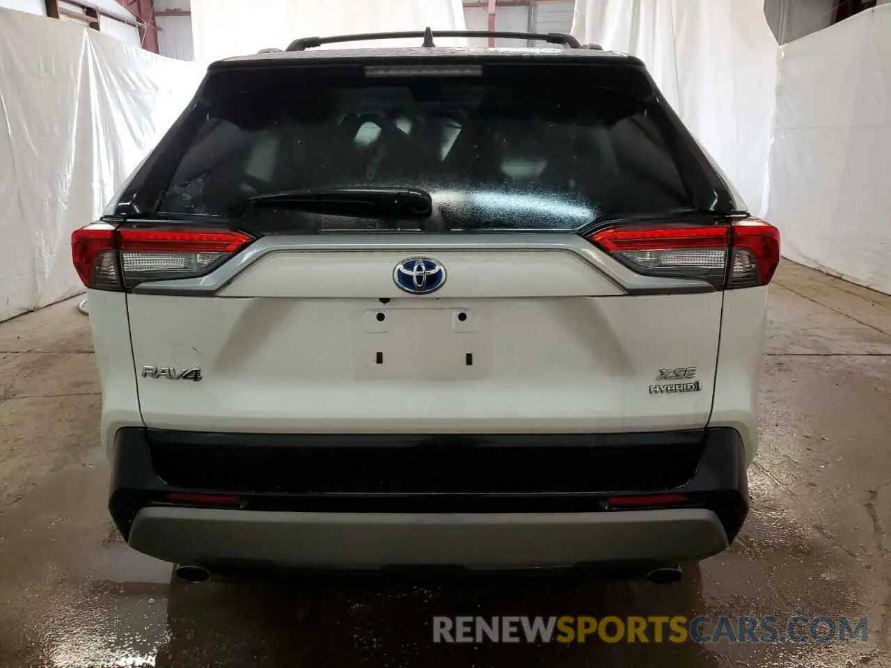 6 Photograph of a damaged car 2T3E6RFV5MW017938 TOYOTA RAV4 2021