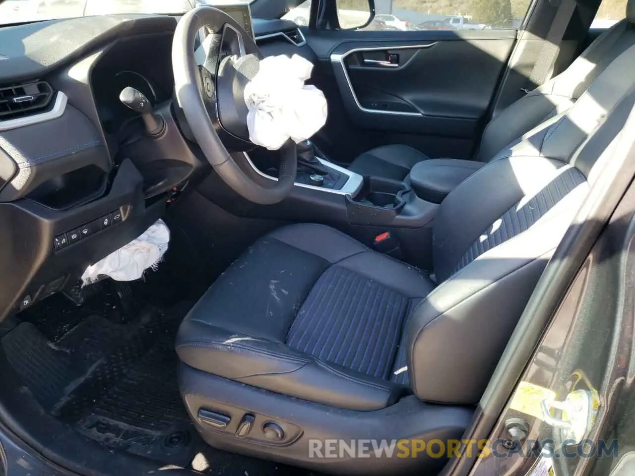 7 Фотография поврежденного автомобиля 2T3E6RFV8MW027802 TOYOTA RAV4 2021