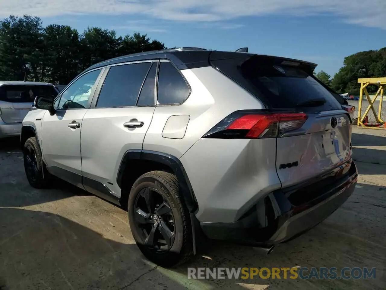 3 Photograph of a damaged car 2T3E6RFV9MW009499 TOYOTA RAV4 2021