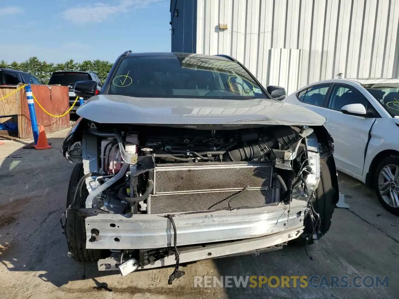 9 Photograph of a damaged car 2T3E6RFV9MW009499 TOYOTA RAV4 2021