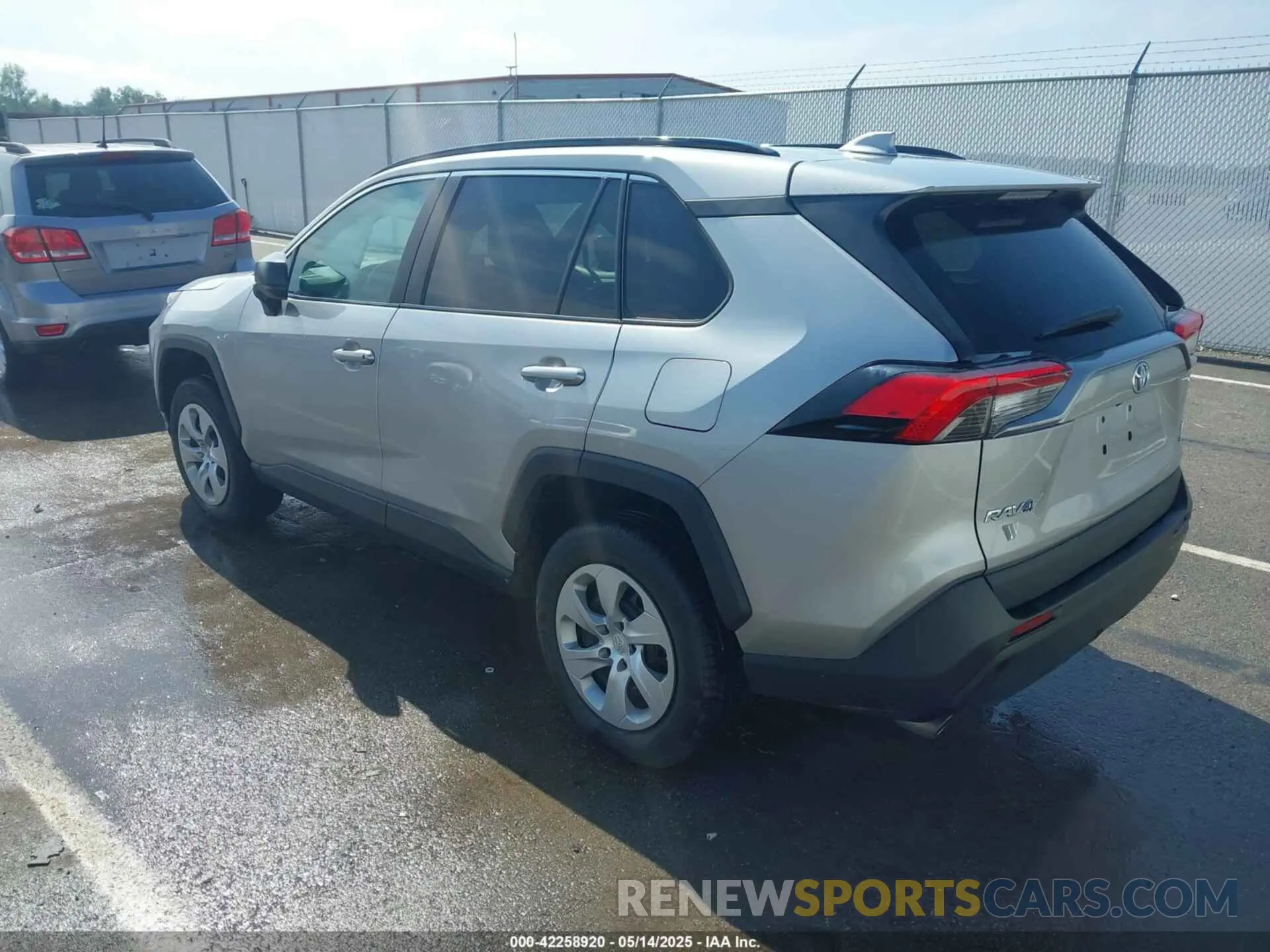 3 Фотография поврежденного автомобиля 2T3F1RFV0MC142978 TOYOTA RAV4 2021