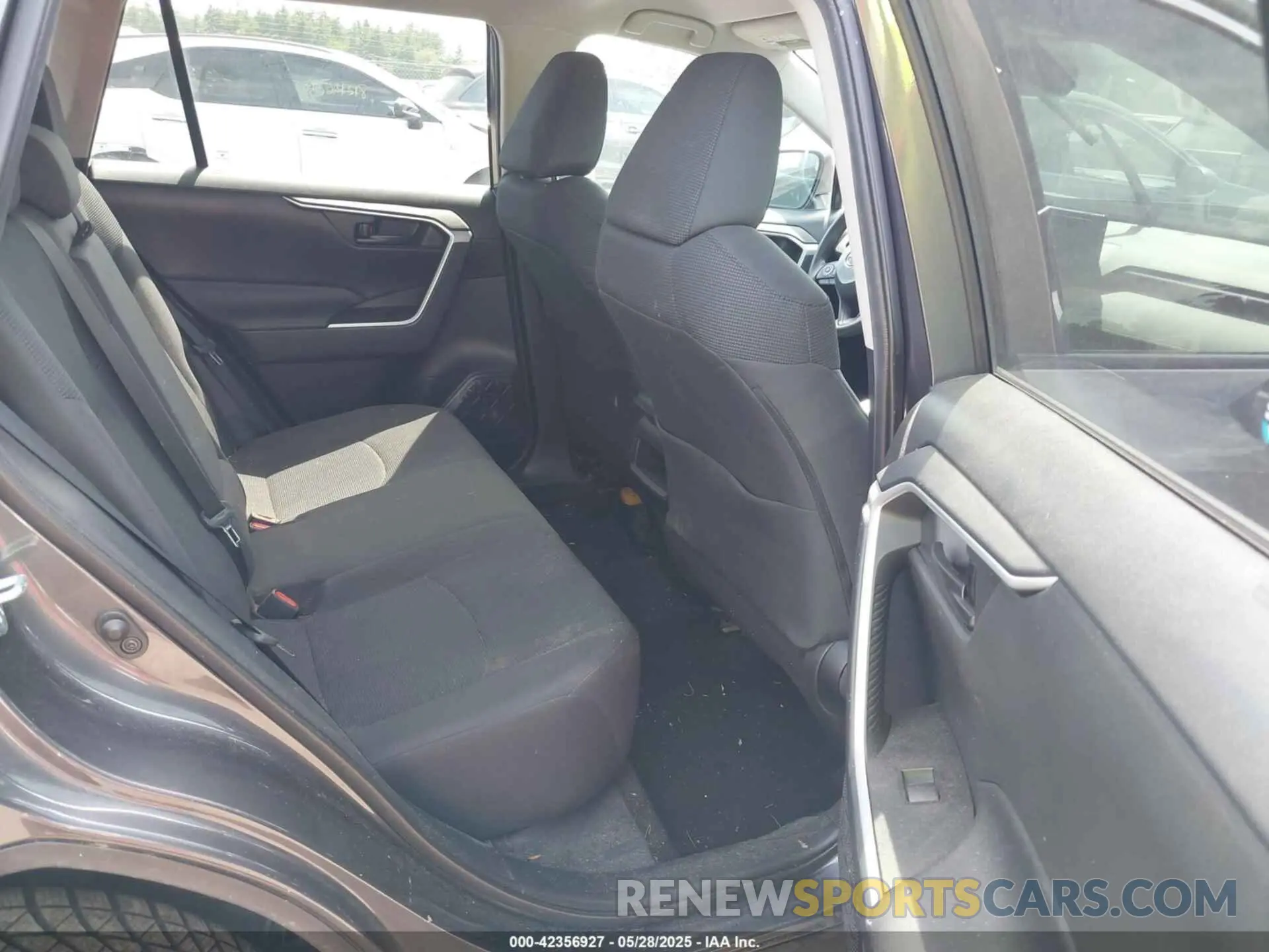 8 Photograph of a damaged car 2T3F1RFV1MW145404 TOYOTA RAV4 2021