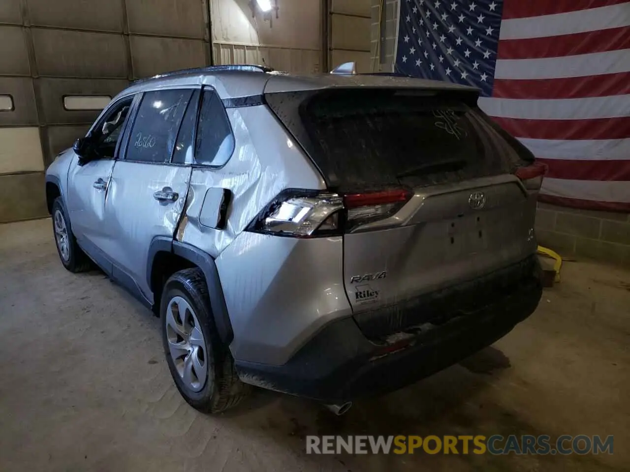 3 Фотография поврежденного автомобиля 2T3F1RFV2MC214148 TOYOTA RAV4 2021