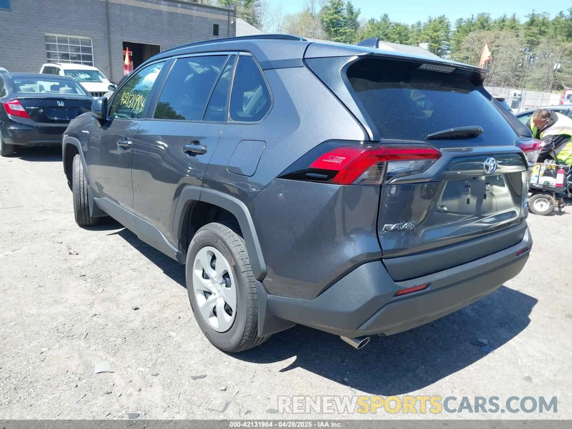 3 Фотография поврежденного автомобиля 2T3F1RFV2MC237378 TOYOTA RAV4 2021