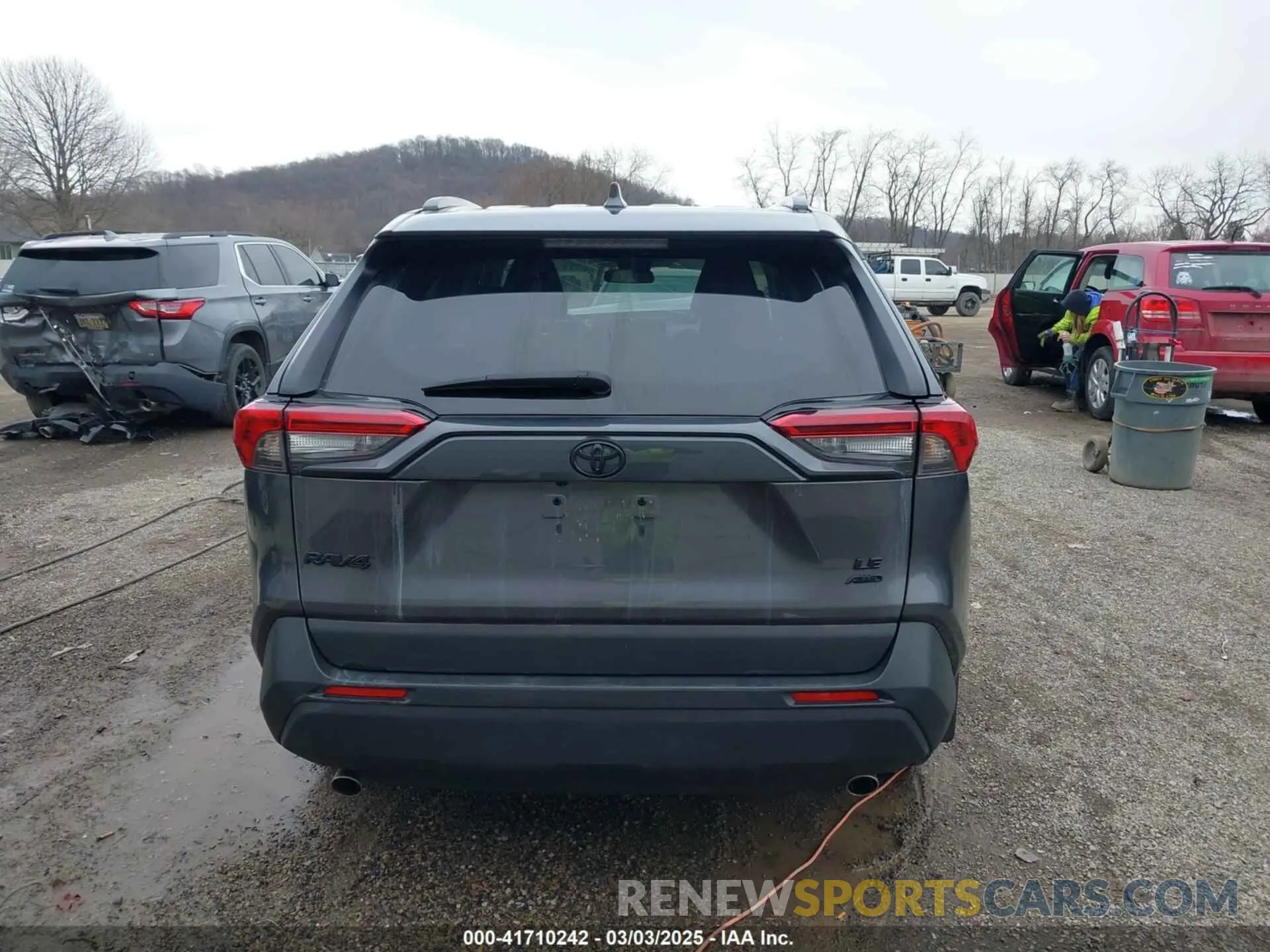 17 Photograph of a damaged car 2T3F1RFV2MC245870 TOYOTA RAV4 2021