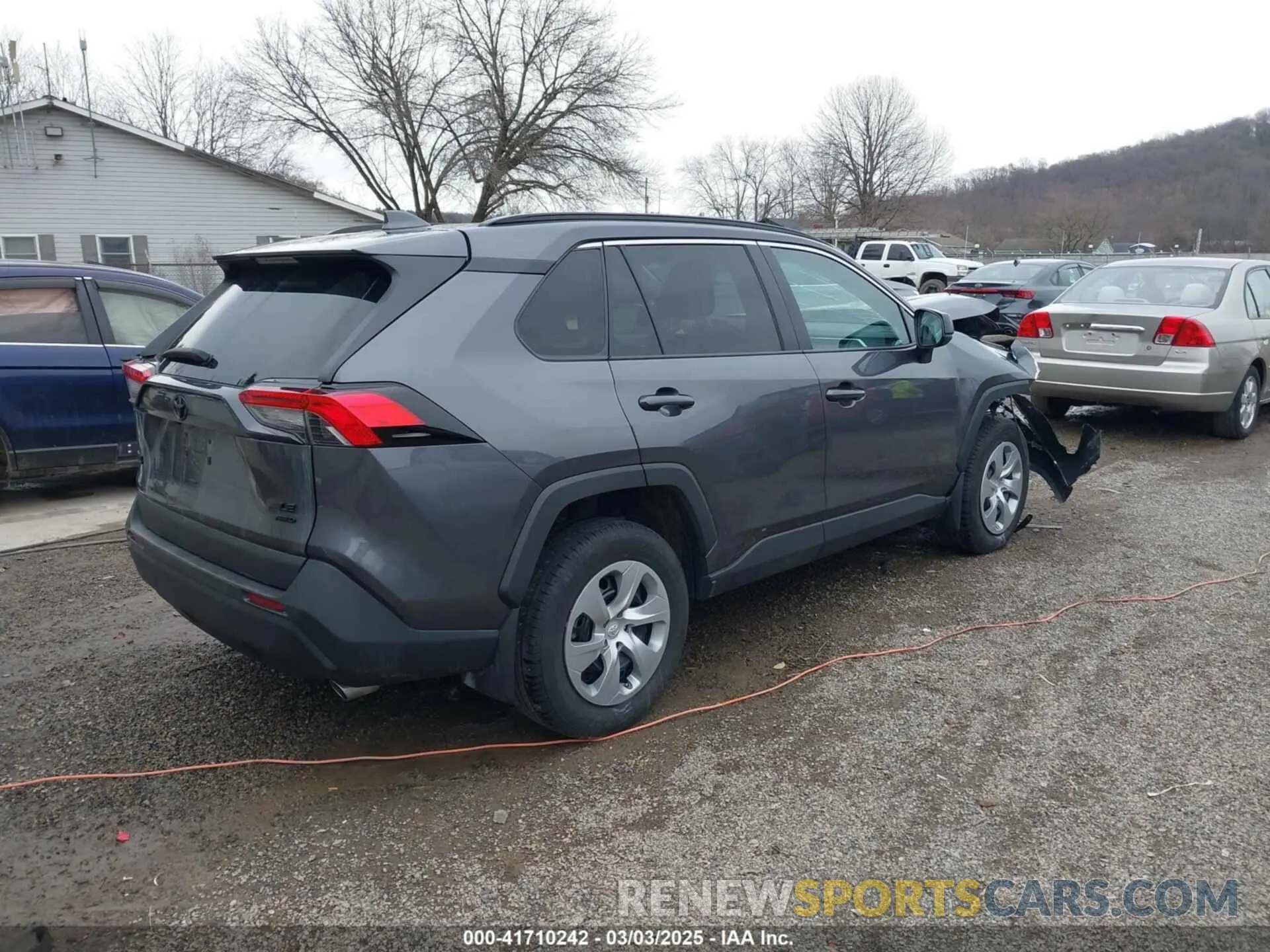 4 Photograph of a damaged car 2T3F1RFV2MC245870 TOYOTA RAV4 2021