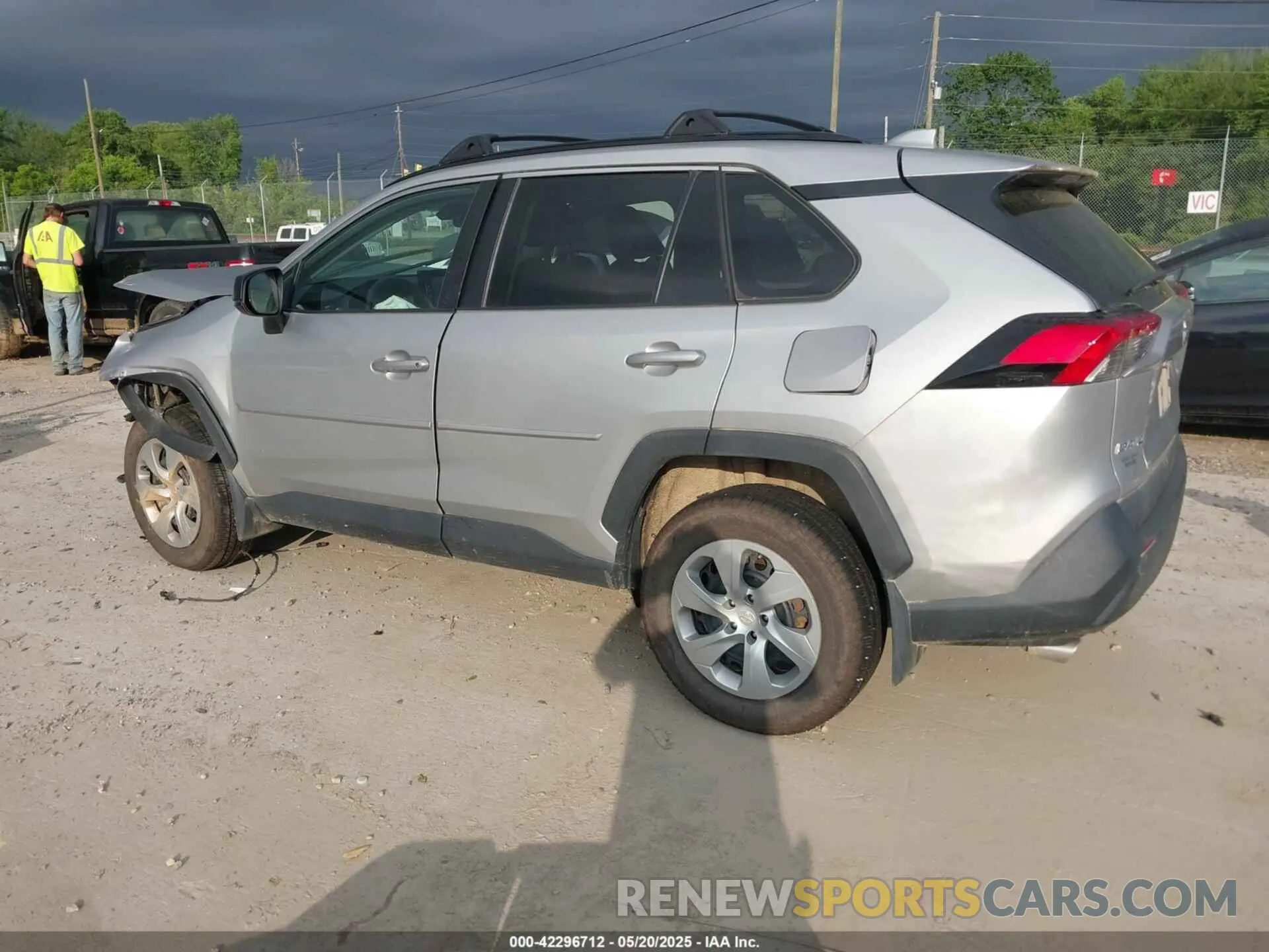 3 Photograph of a damaged car 2T3F1RFV2MW238786 TOYOTA RAV4 2021