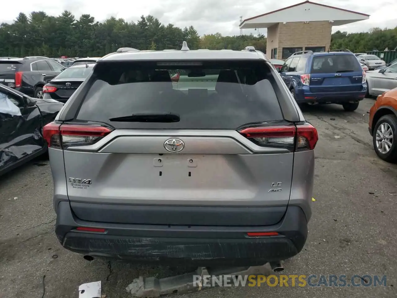 6 Photograph of a damaged car 2T3F1RFV3MC158382 TOYOTA RAV4 2021