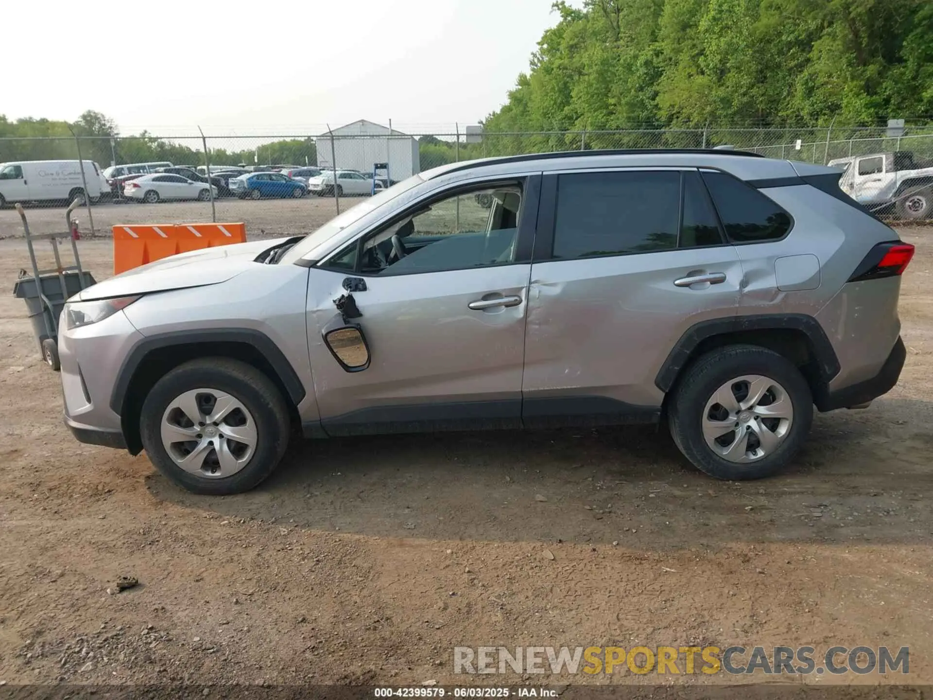 13 Photograph of a damaged car 2T3F1RFV3MC256036 TOYOTA RAV4 2021