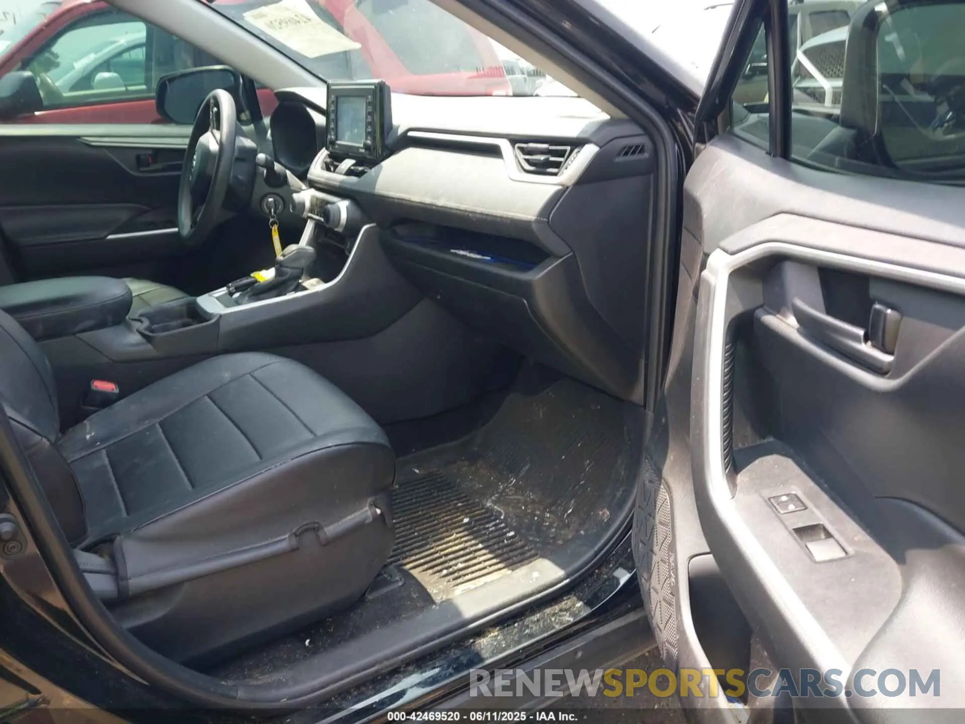5 Photograph of a damaged car 2T3F1RFV7MC157414 TOYOTA RAV4 2021