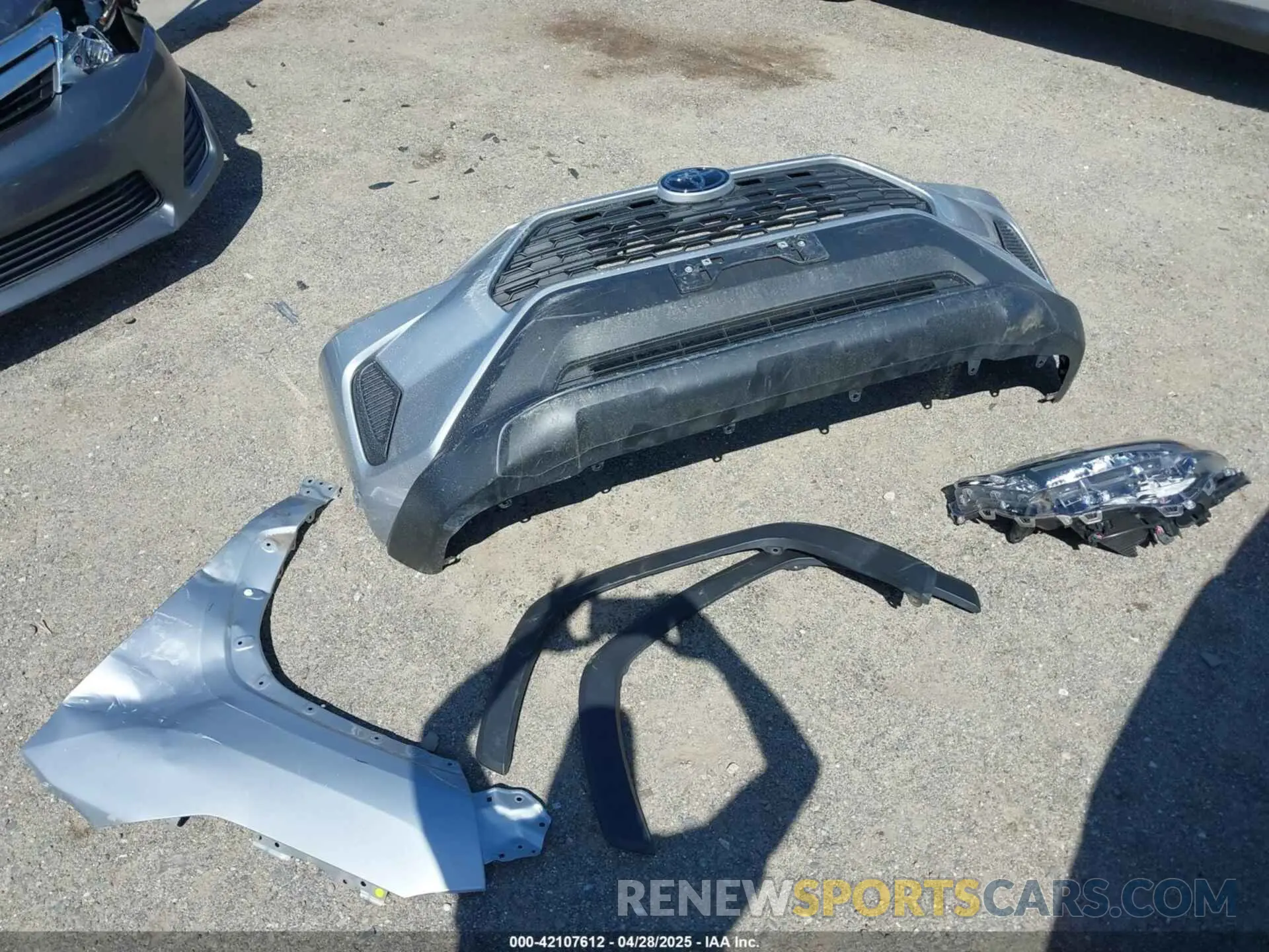 12 Photograph of a damaged car 2T3F1RFV7MW238816 TOYOTA RAV4 2021