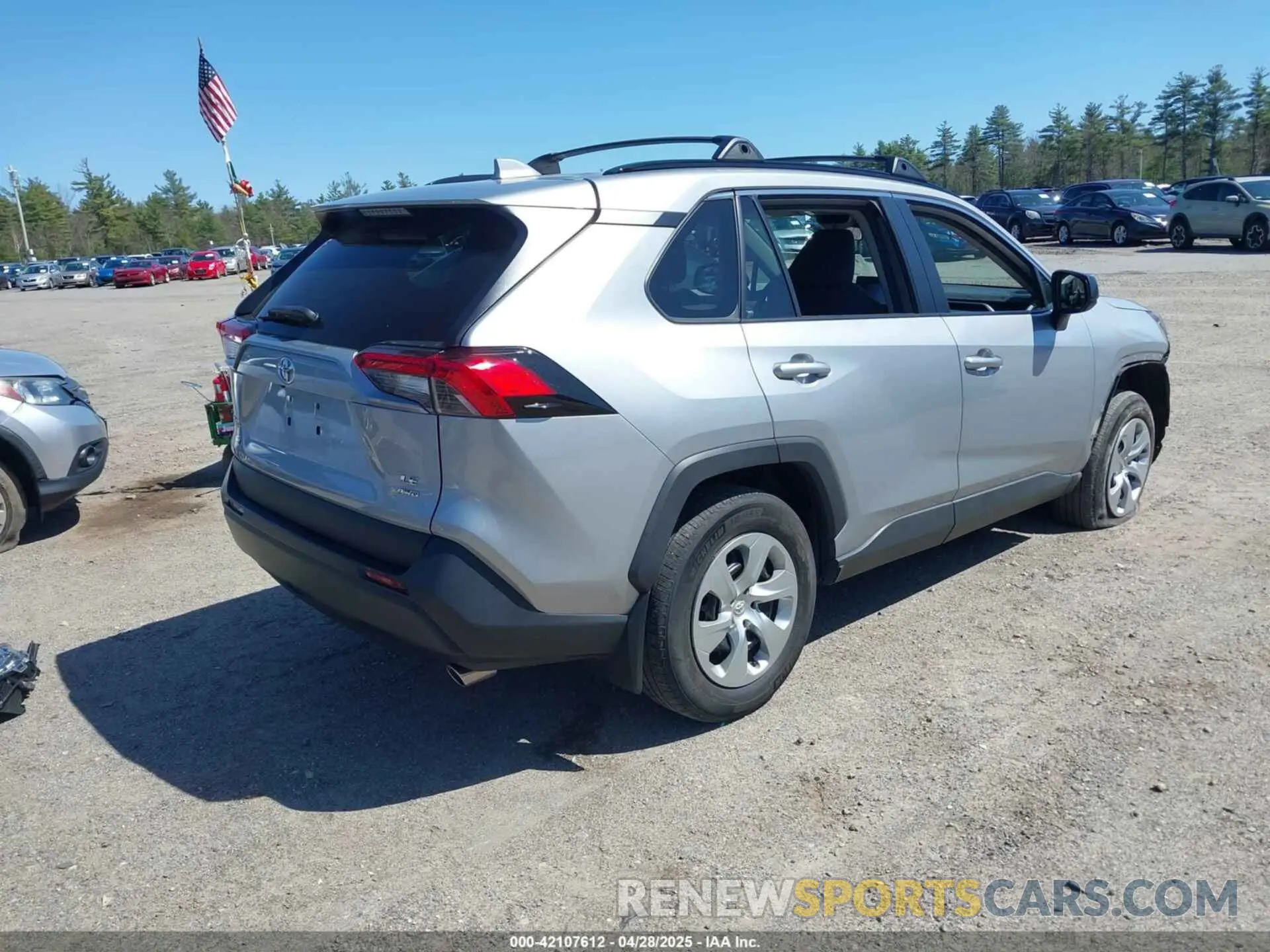 4 Photograph of a damaged car 2T3F1RFV7MW238816 TOYOTA RAV4 2021