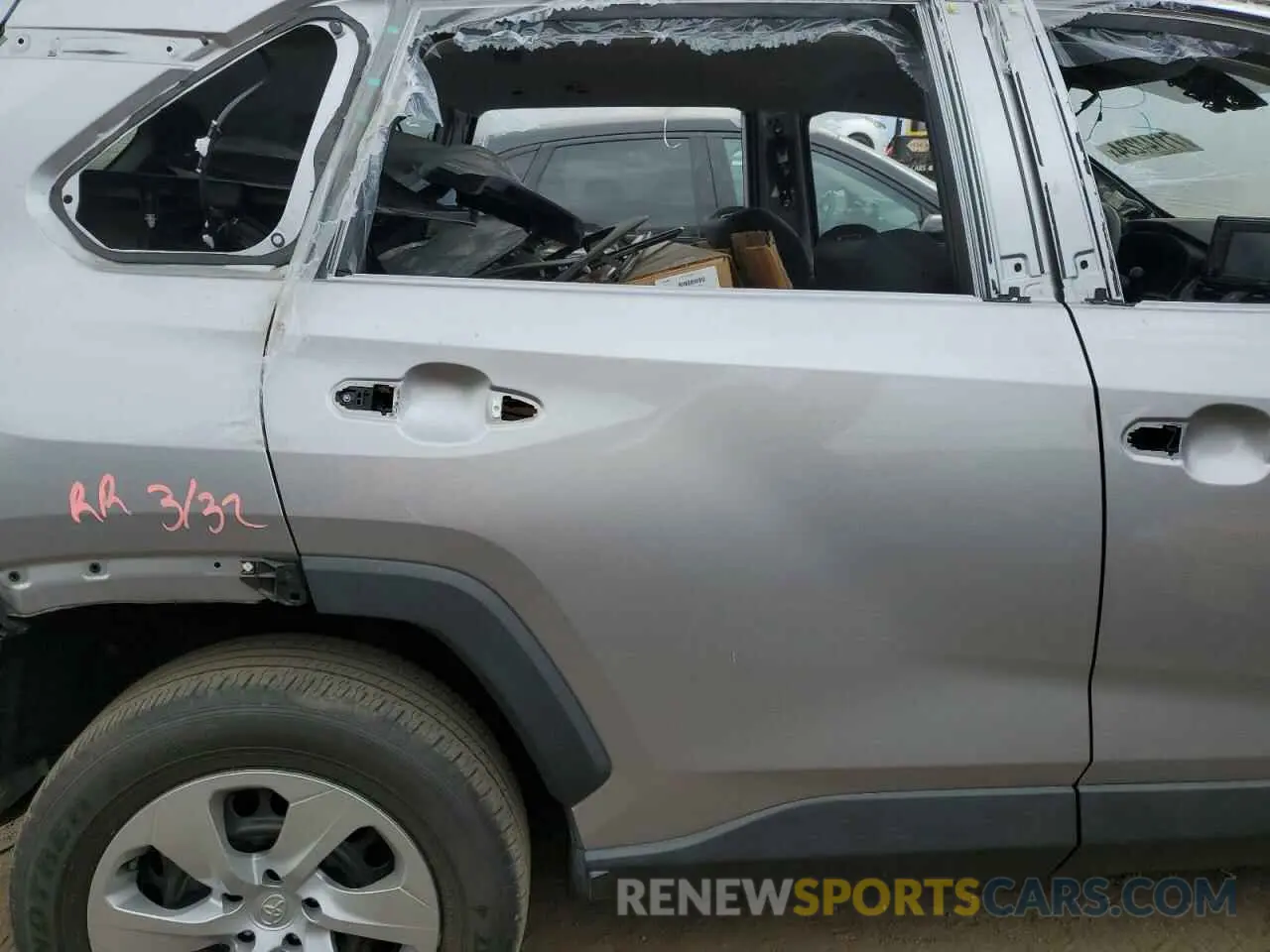 11 Photograph of a damaged car 2T3F1RFV8MC238731 TOYOTA RAV4 2021