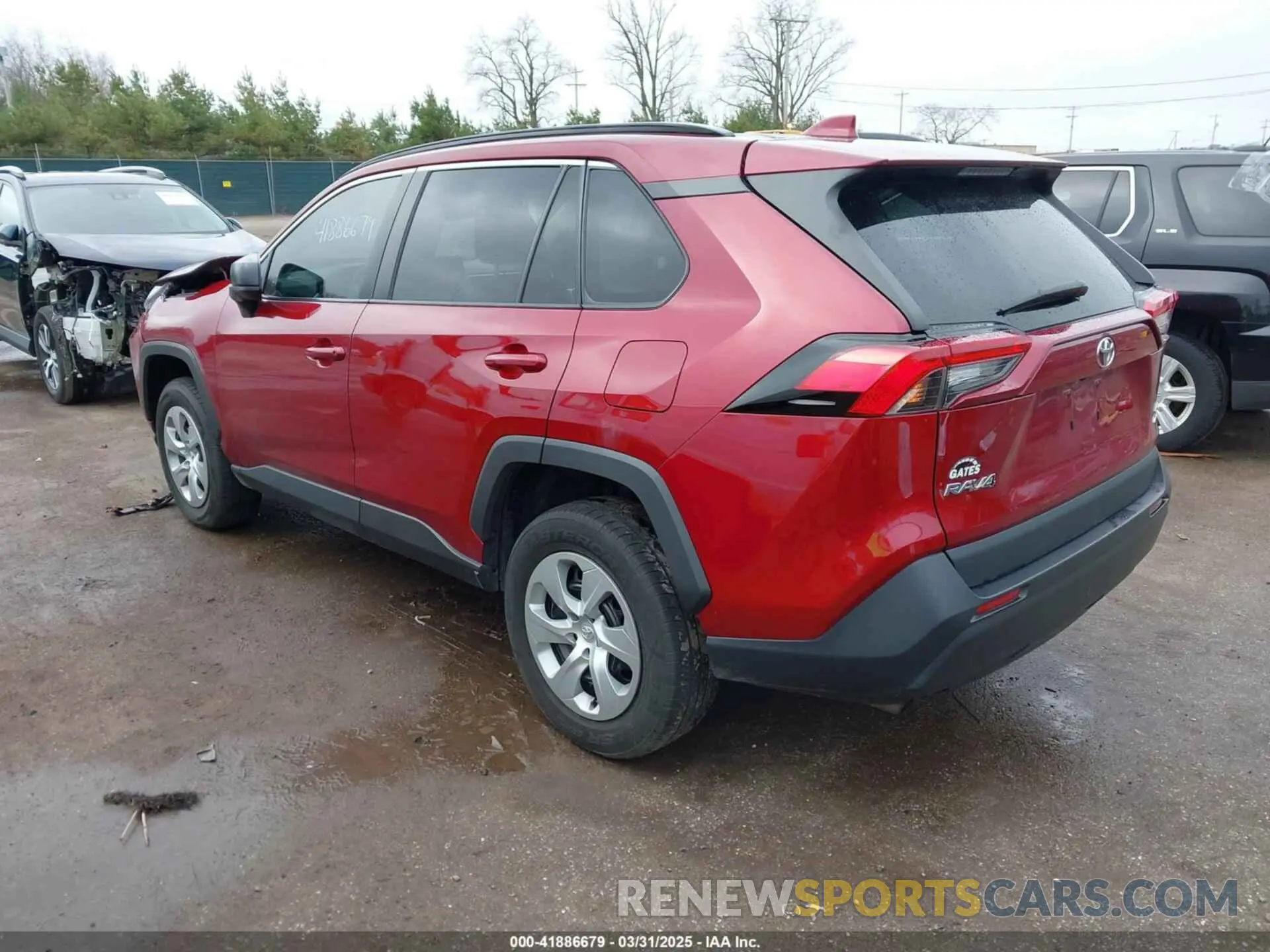 3 Photograph of a damaged car 2T3F1RFV8MW200608 TOYOTA RAV4 2021