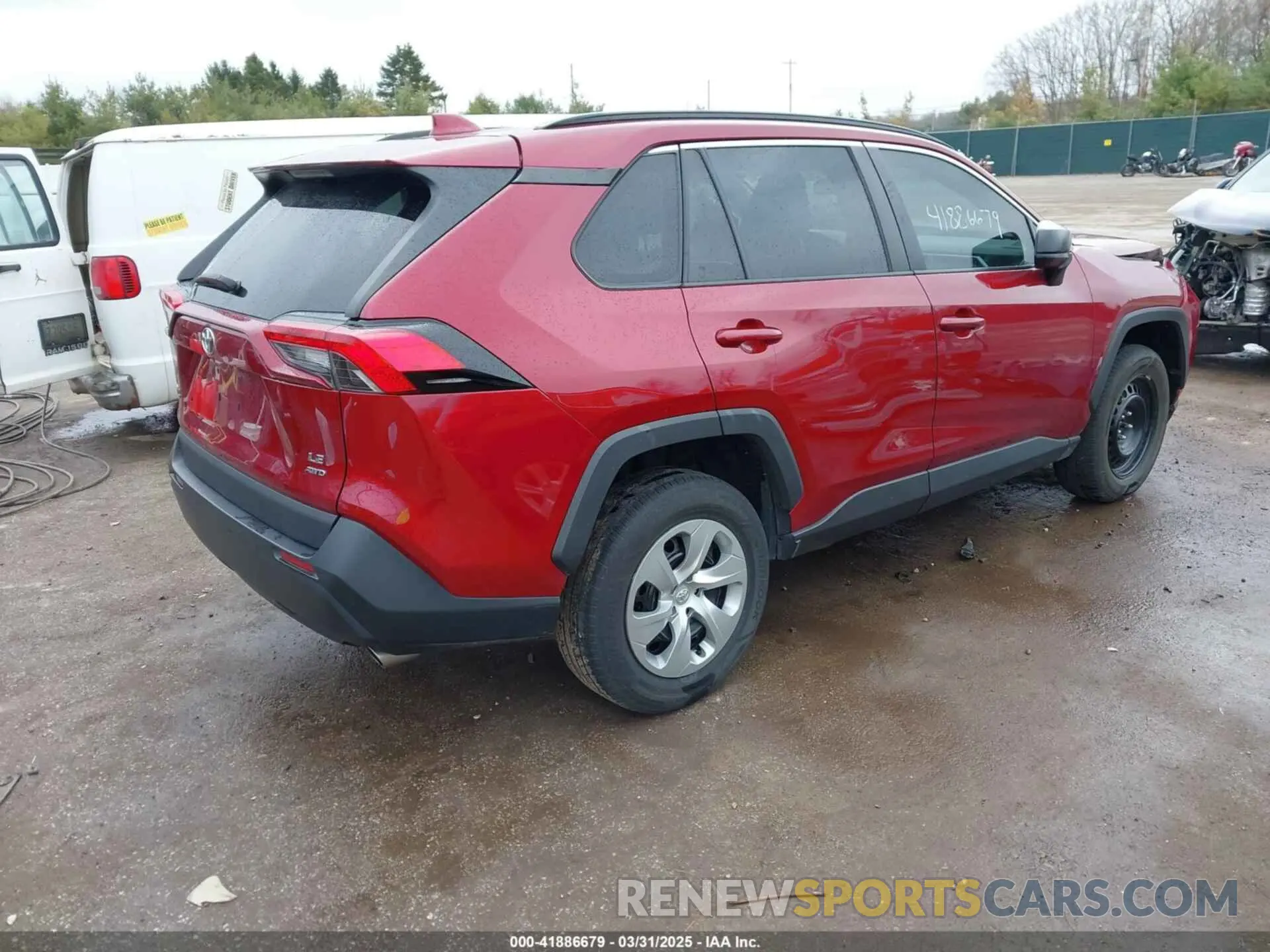 4 Photograph of a damaged car 2T3F1RFV8MW200608 TOYOTA RAV4 2021
