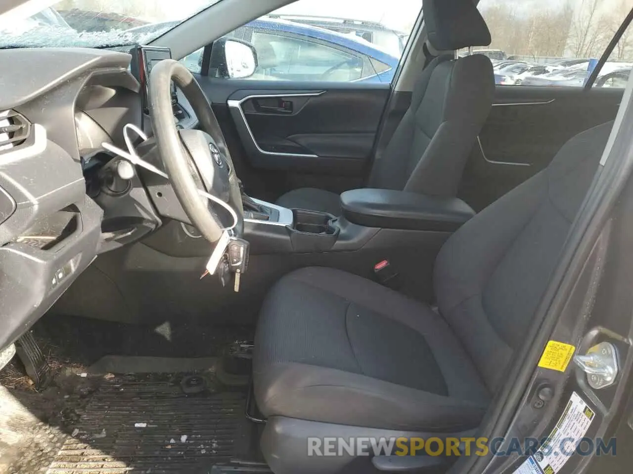7 Photograph of a damaged car 2T3F1RFV9MC238253 TOYOTA RAV4 2021