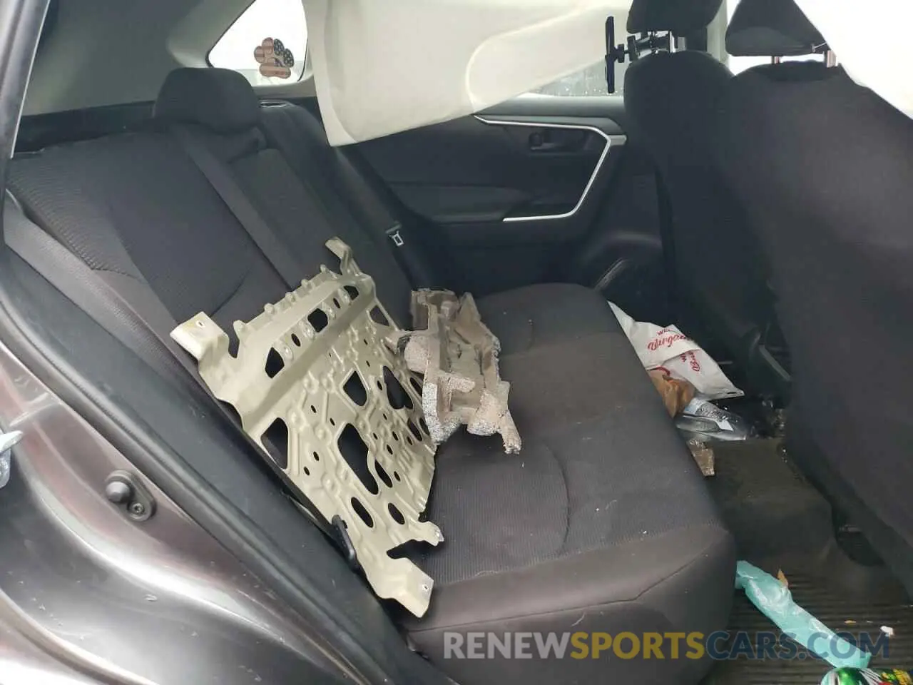 11 Photograph of a damaged car 2T3F1RFVXMC241114 TOYOTA RAV4 2021