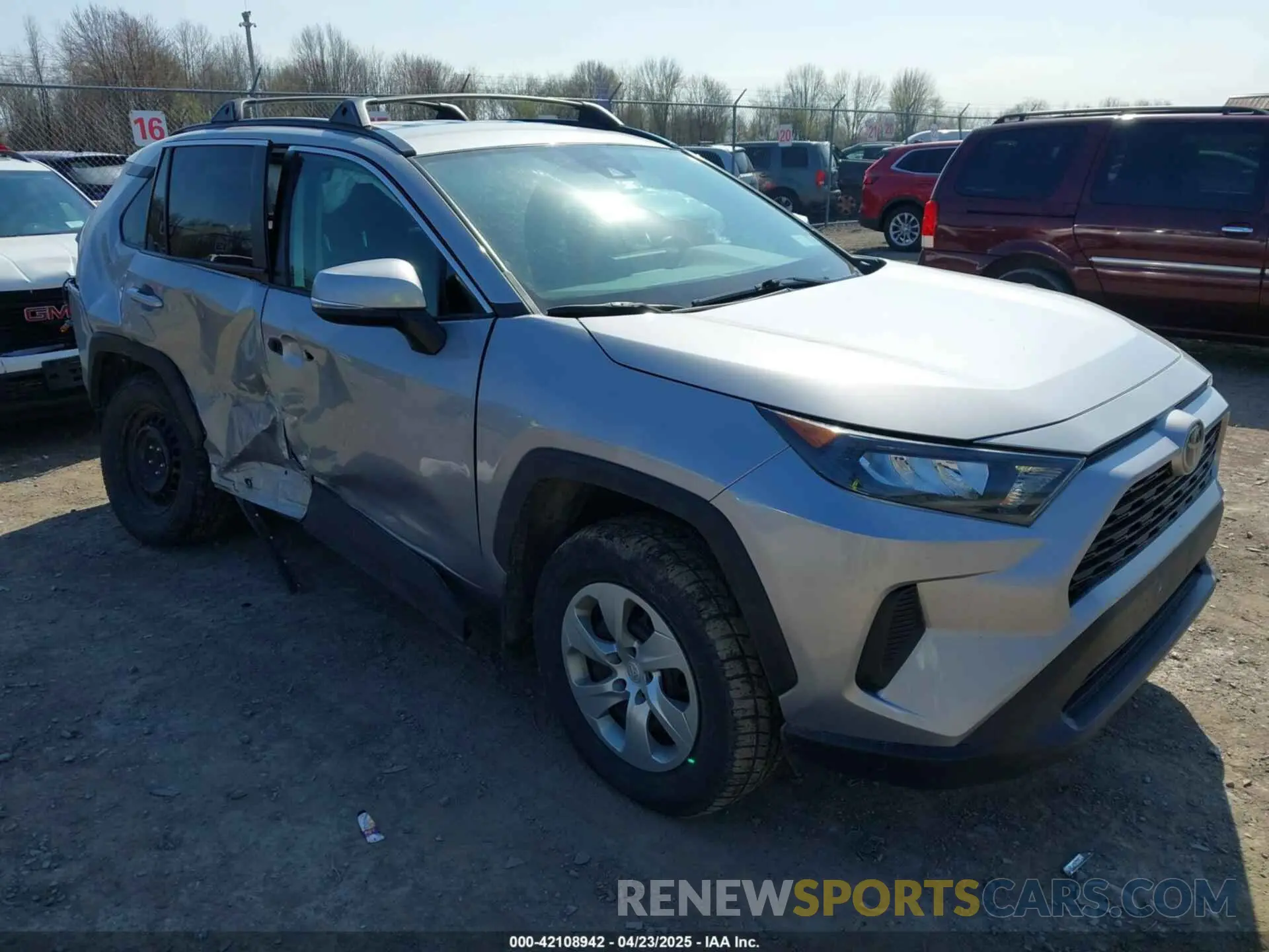 1 Photograph of a damaged car 2T3G1RFV0MC181249 TOYOTA RAV4 2021