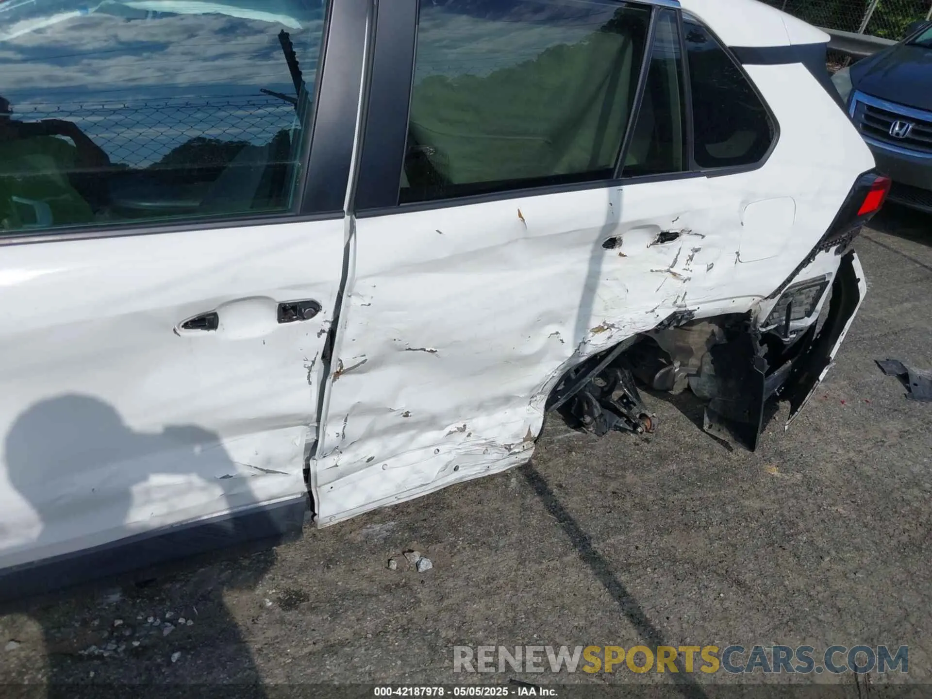 6 Фотография поврежденного автомобиля 2T3G1RFV1MW214483 TOYOTA RAV4 2021