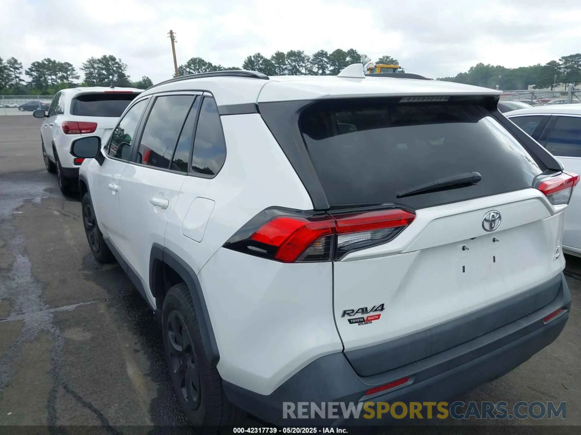 3 Фотография поврежденного автомобиля 2T3G1RFV3MC170262 TOYOTA RAV4 2021