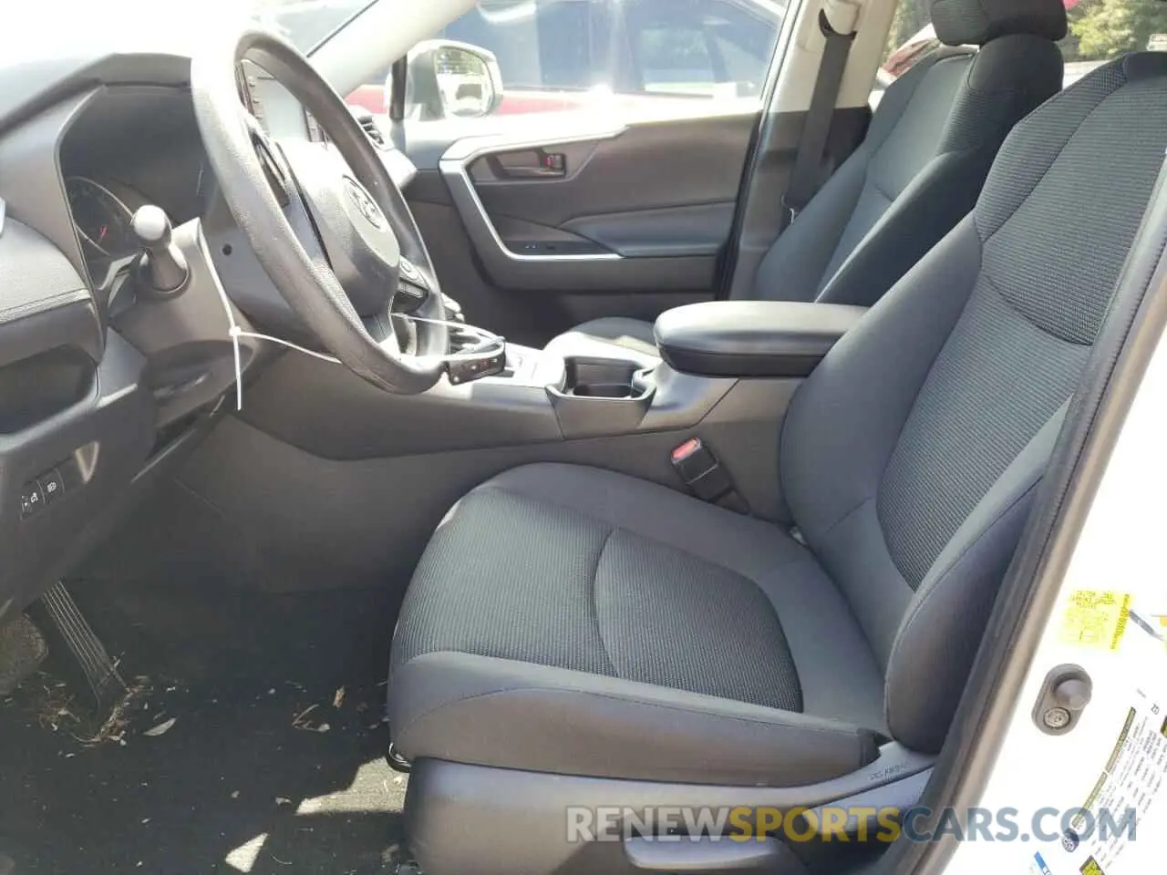 7 Photograph of a damaged car 2T3G1RFV3MC188101 TOYOTA RAV4 2021