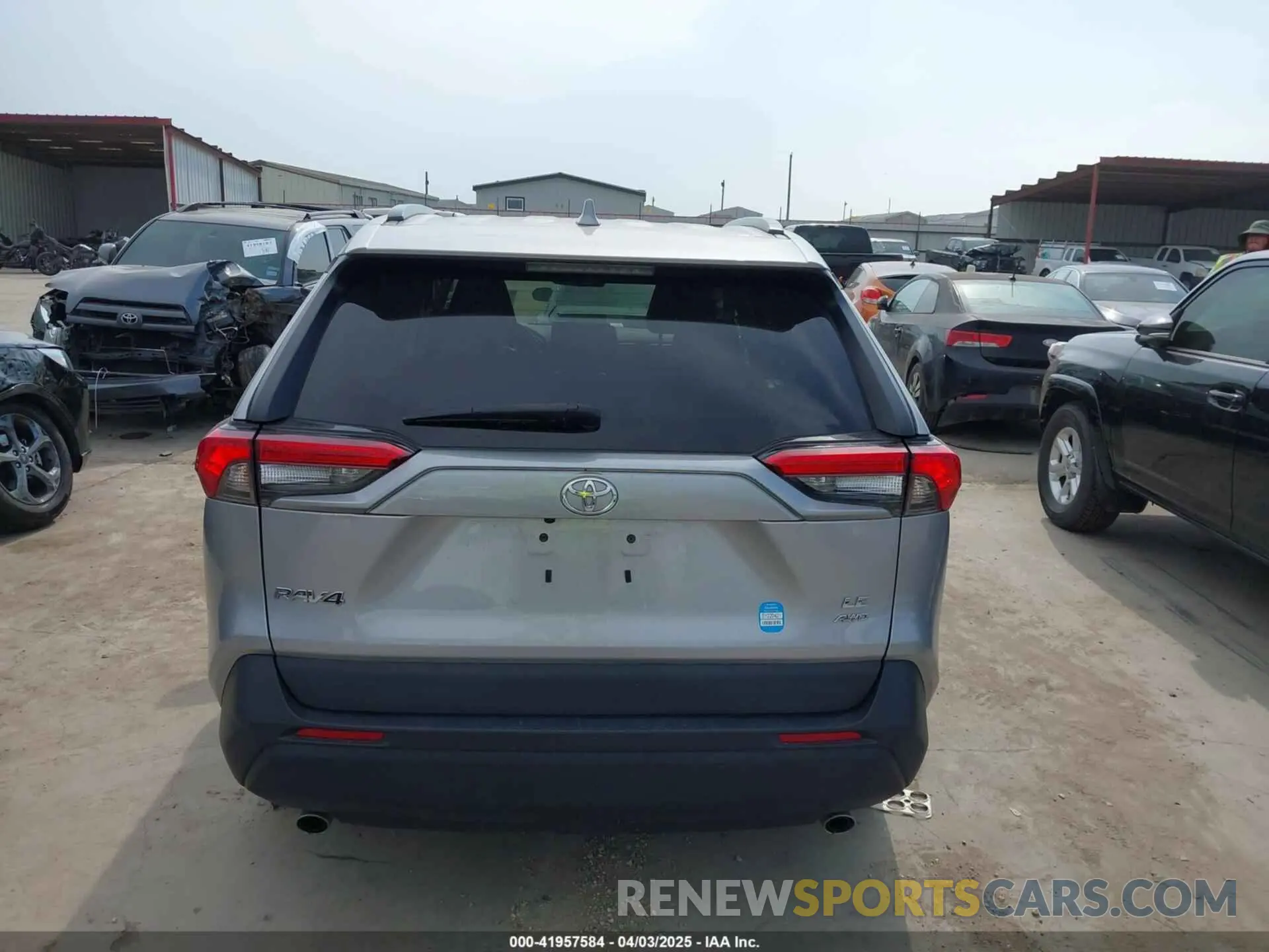 17 Фотография поврежденного автомобиля 2T3G1RFV4MC162946 TOYOTA RAV4 2021