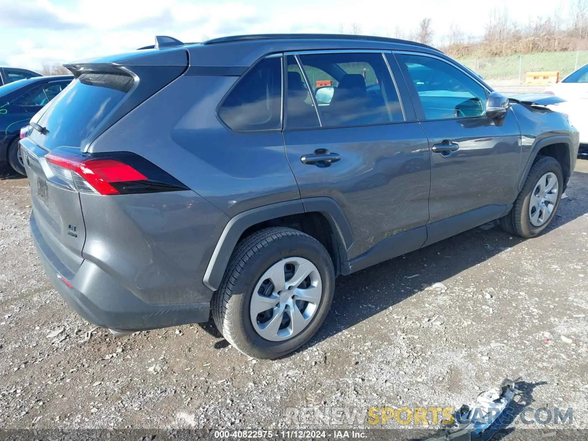 4 Photograph of a damaged car 2T3G1RFV7MC252317 TOYOTA RAV4 2021