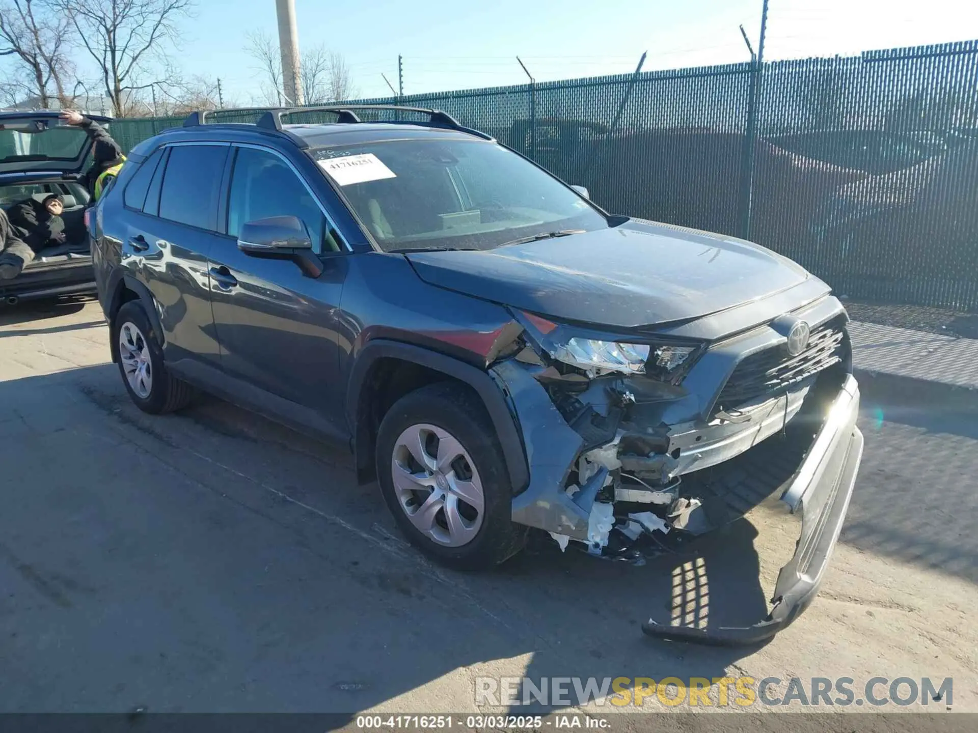 1 Photograph of a damaged car 2T3G1RFV8MC163940 TOYOTA RAV4 2021
