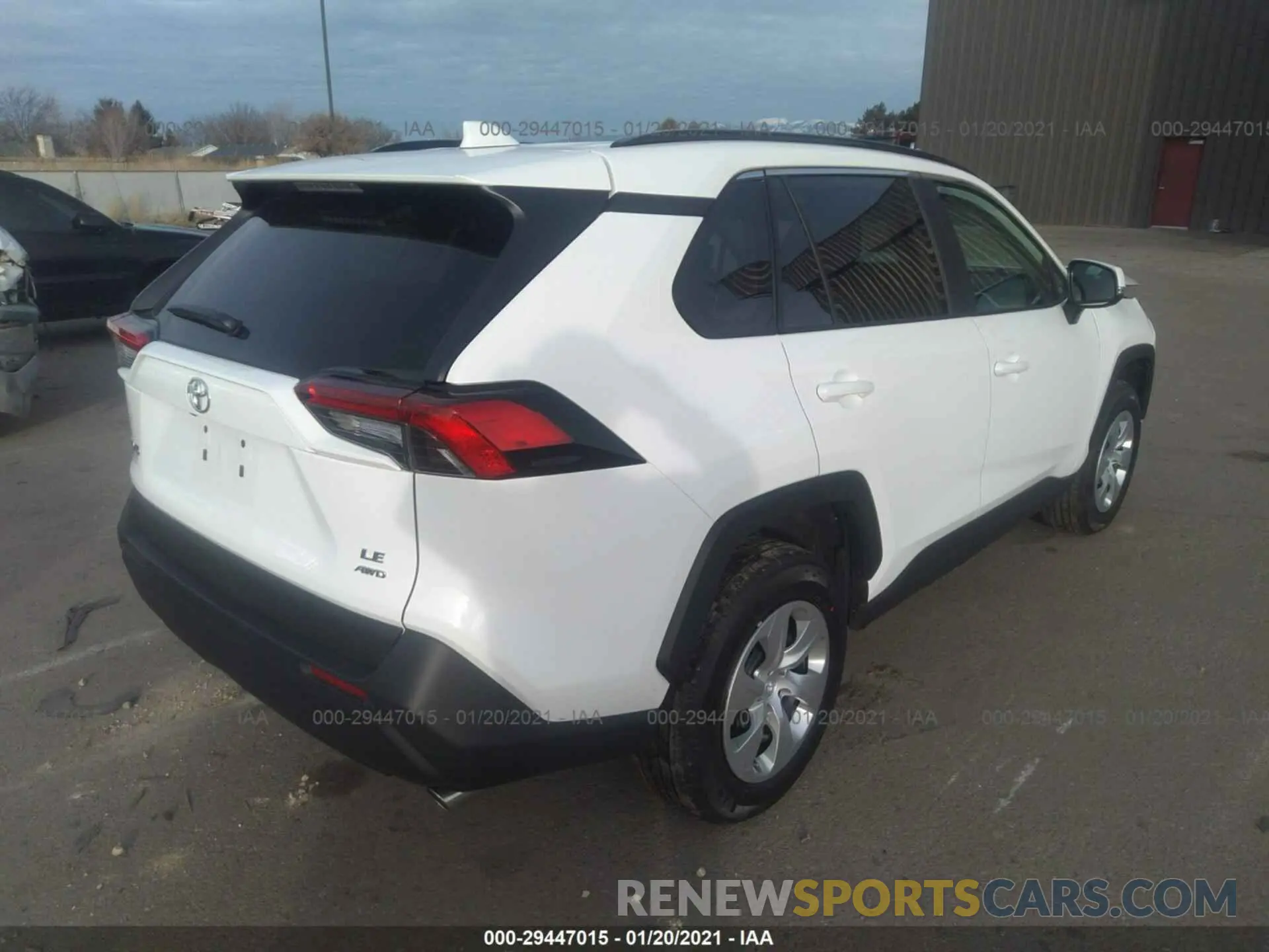 4 Photograph of a damaged car 2T3G1RFV8MC165638 TOYOTA RAV4 2021