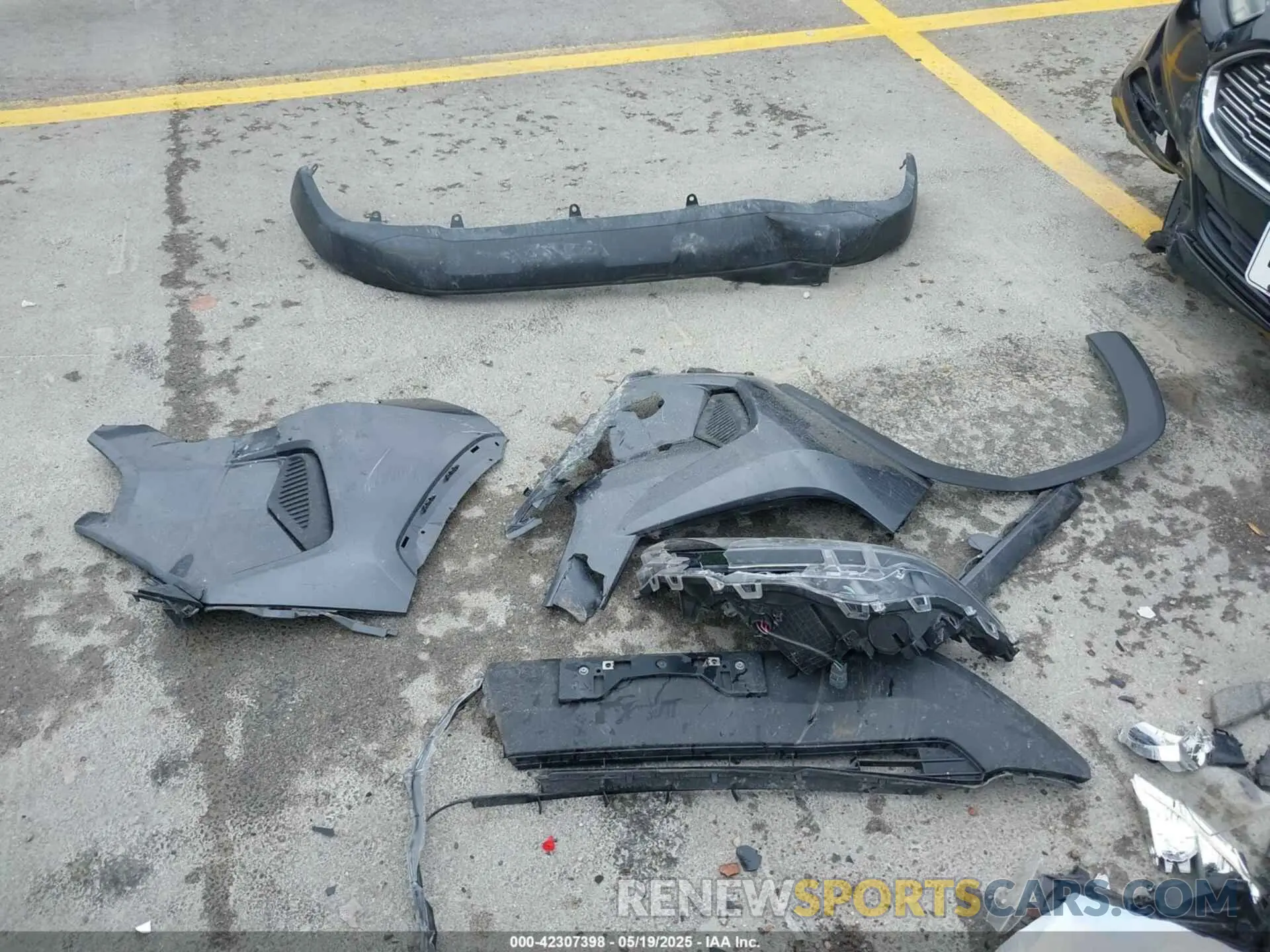 12 Photograph of a damaged car 2T3H1RFV0MC101551 TOYOTA RAV4 2021