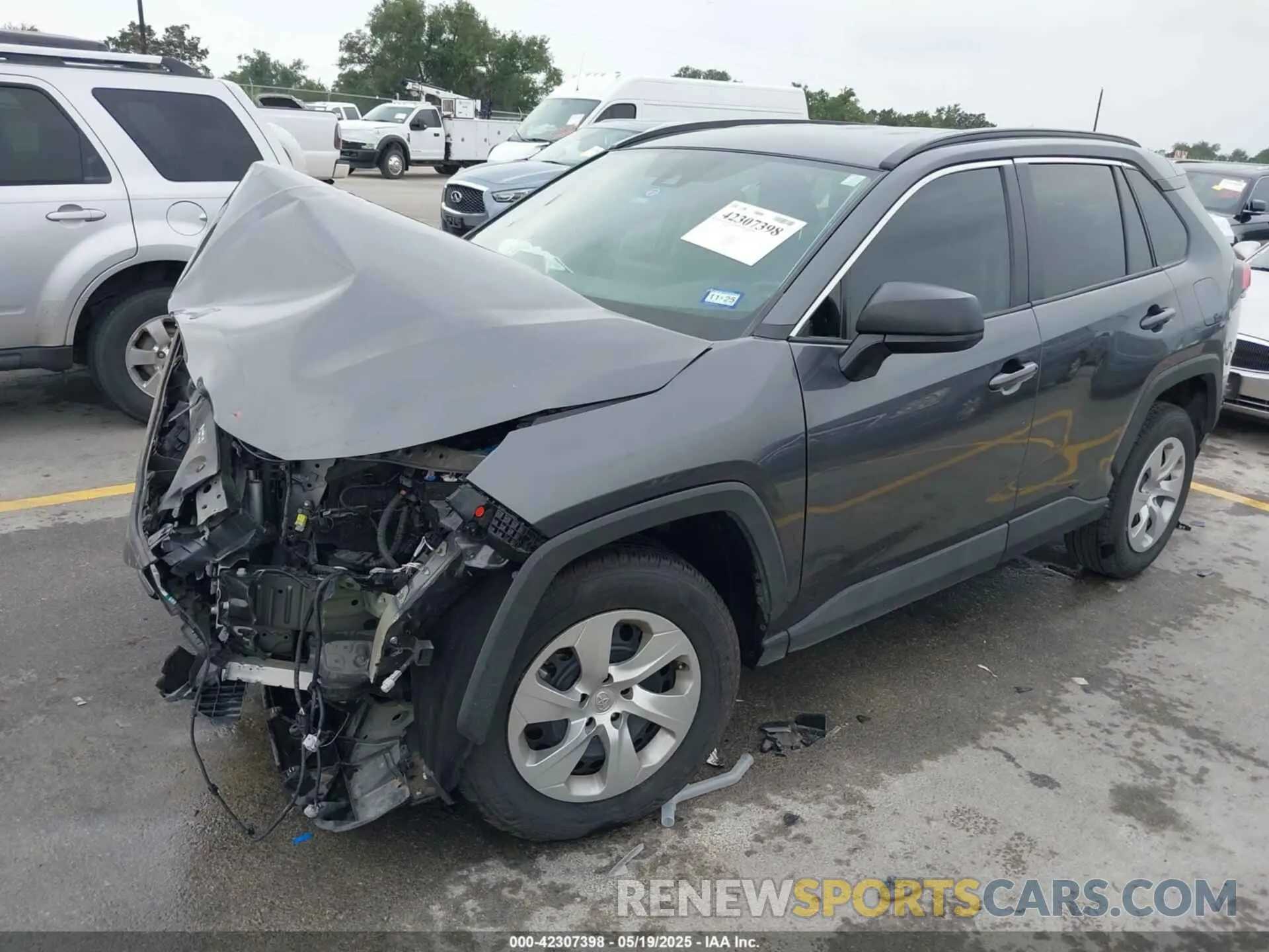 2 Photograph of a damaged car 2T3H1RFV0MC101551 TOYOTA RAV4 2021
