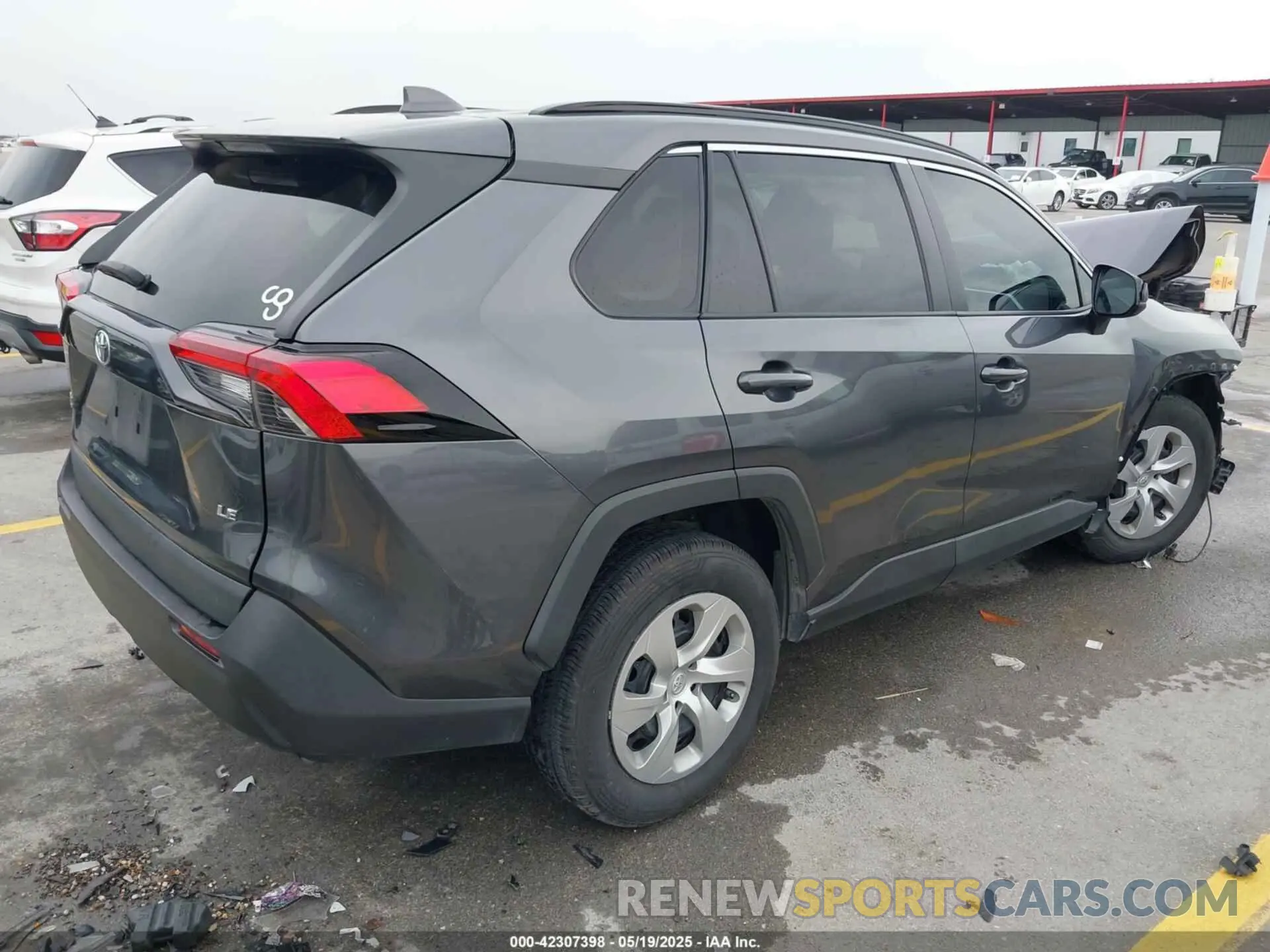 4 Photograph of a damaged car 2T3H1RFV0MC101551 TOYOTA RAV4 2021