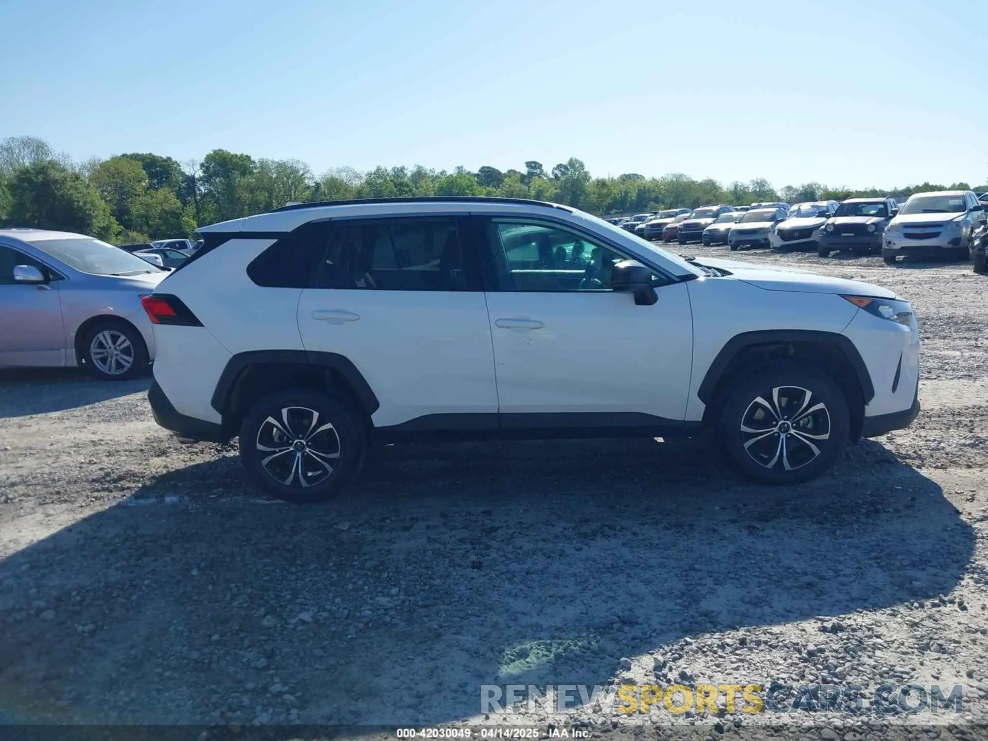 13 Photograph of a damaged car 2T3H1RFV0MW115299 TOYOTA RAV4 2021