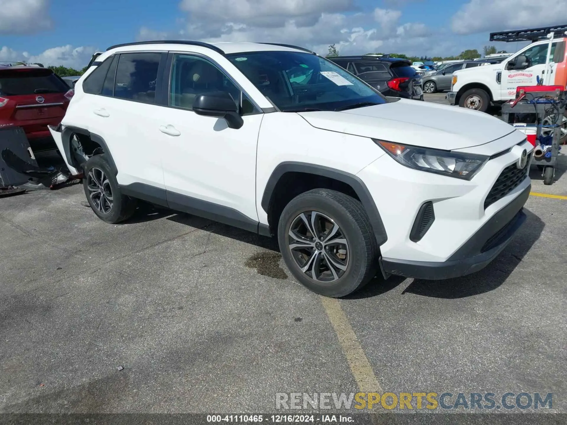 1 Photograph of a damaged car 2T3H1RFV1MC160267 TOYOTA RAV4 2021