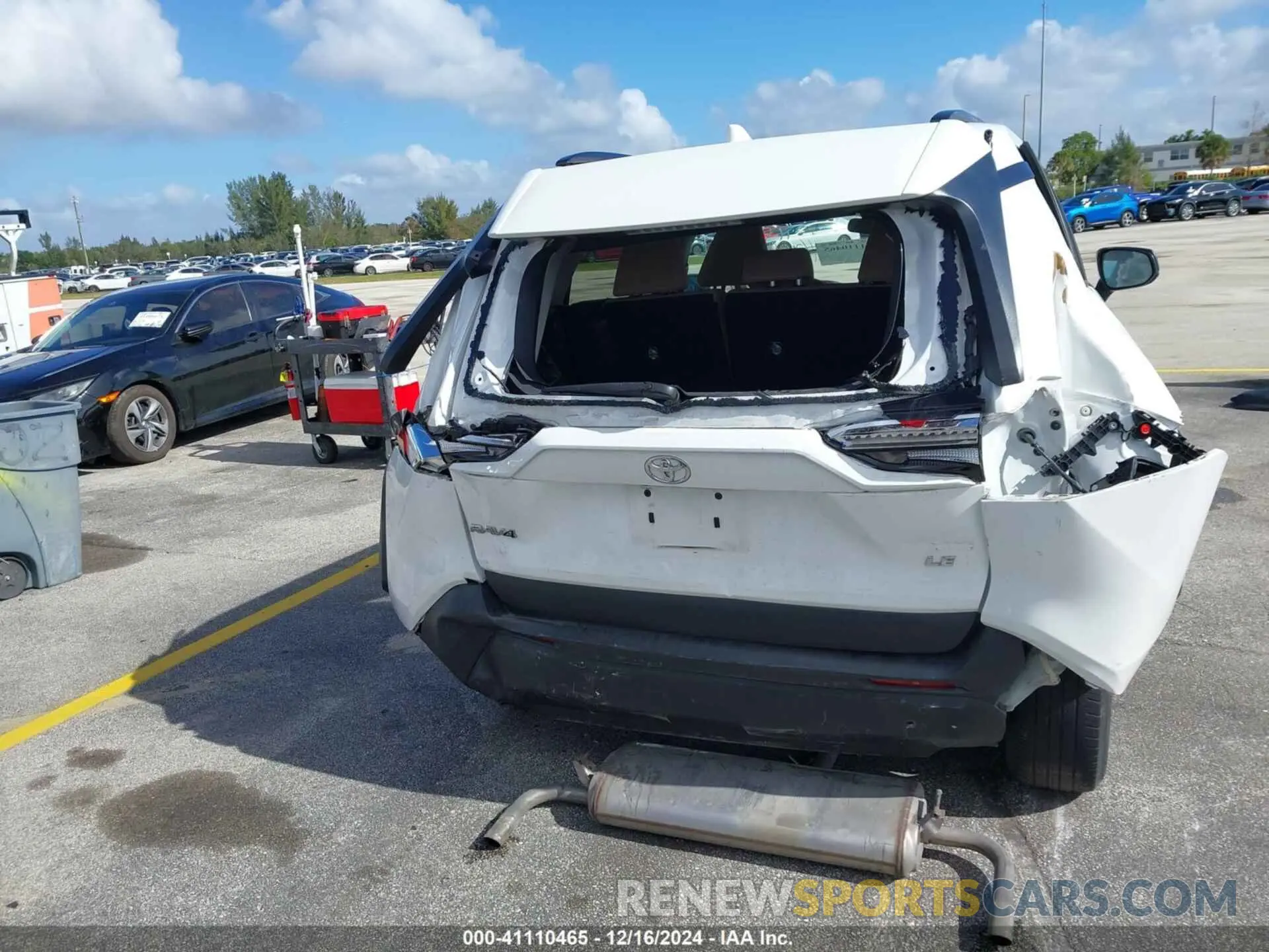 6 Photograph of a damaged car 2T3H1RFV1MC160267 TOYOTA RAV4 2021