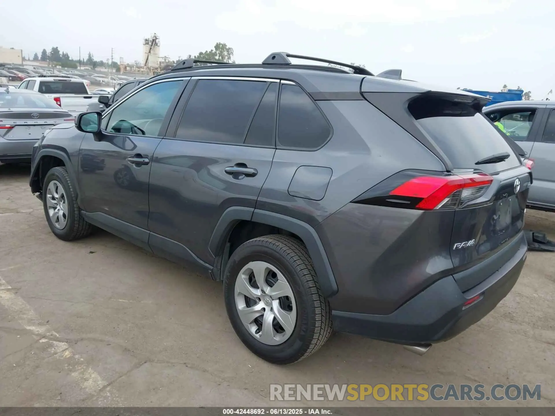 3 Photograph of a damaged car 2T3H1RFV1MW150613 TOYOTA RAV4 2021