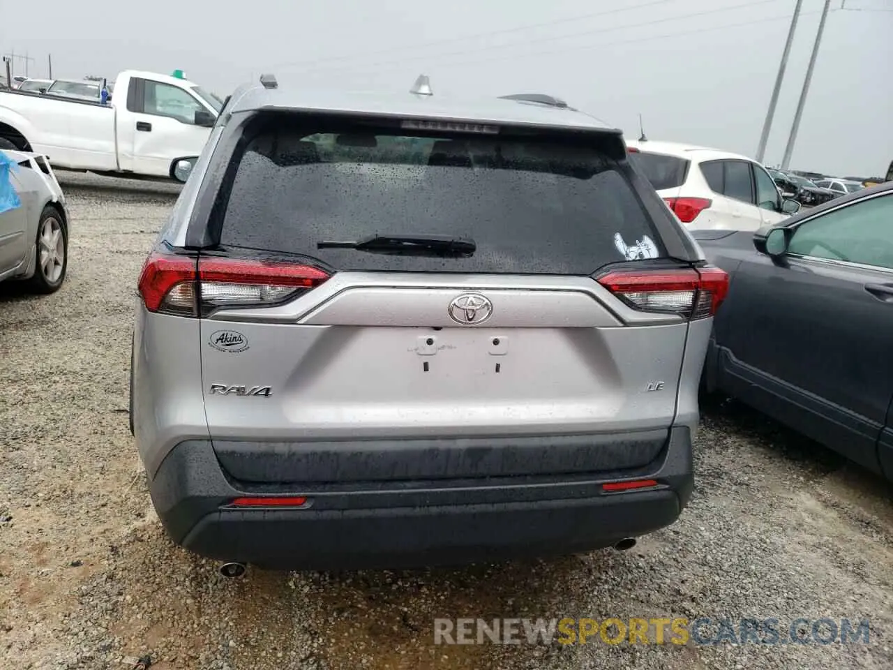 6 Photograph of a damaged car 2T3H1RFV1MW150630 TOYOTA RAV4 2021