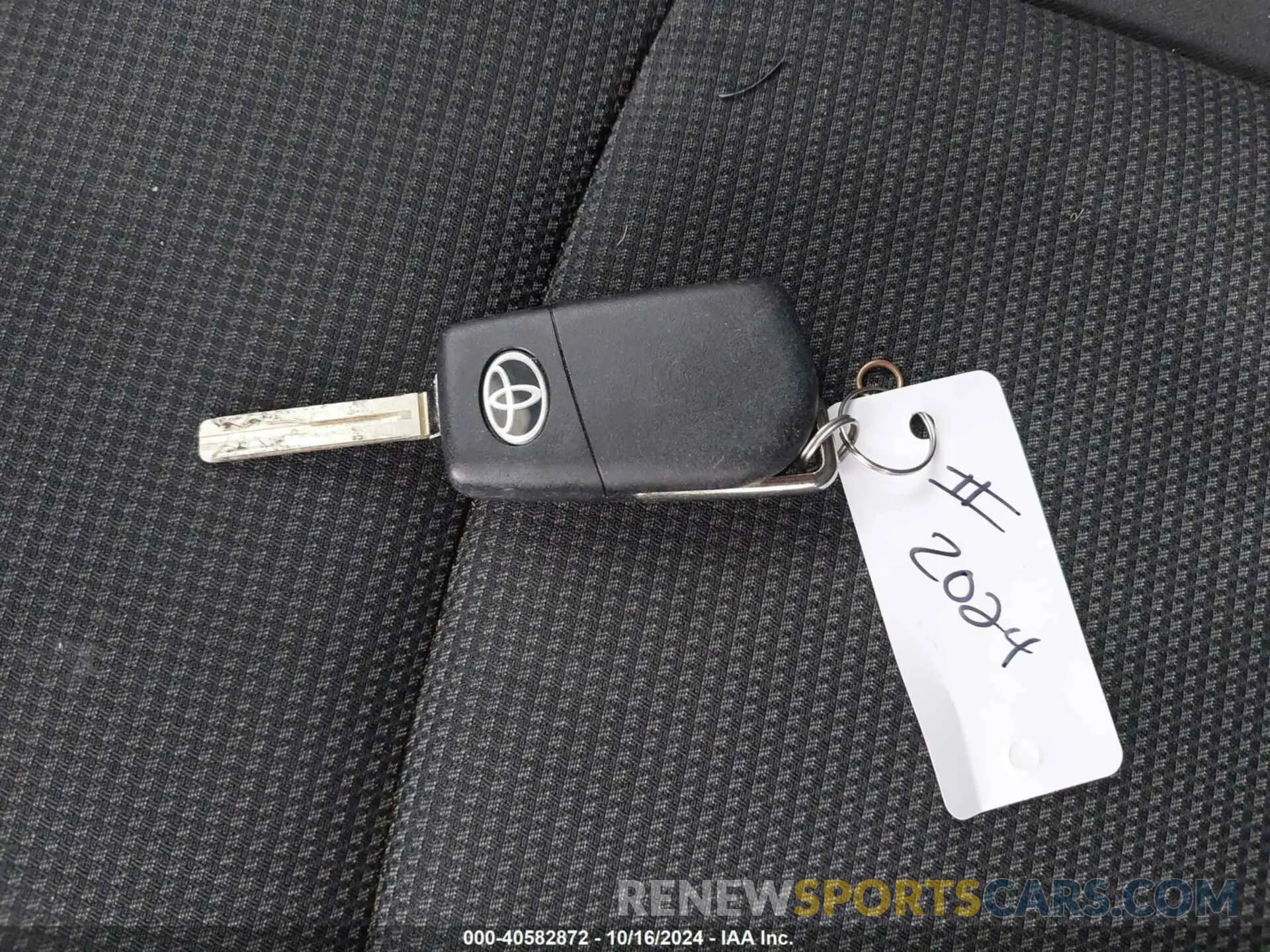 11 Photograph of a damaged car 2T3H1RFV2MC116746 TOYOTA RAV4 2021
