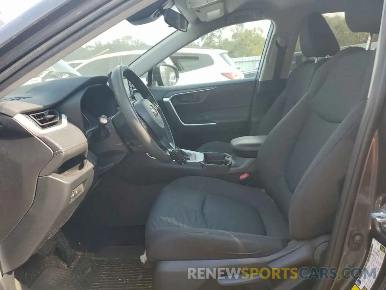 7 Photograph of a damaged car 2T3H1RFV2MC119100 TOYOTA RAV4 2021