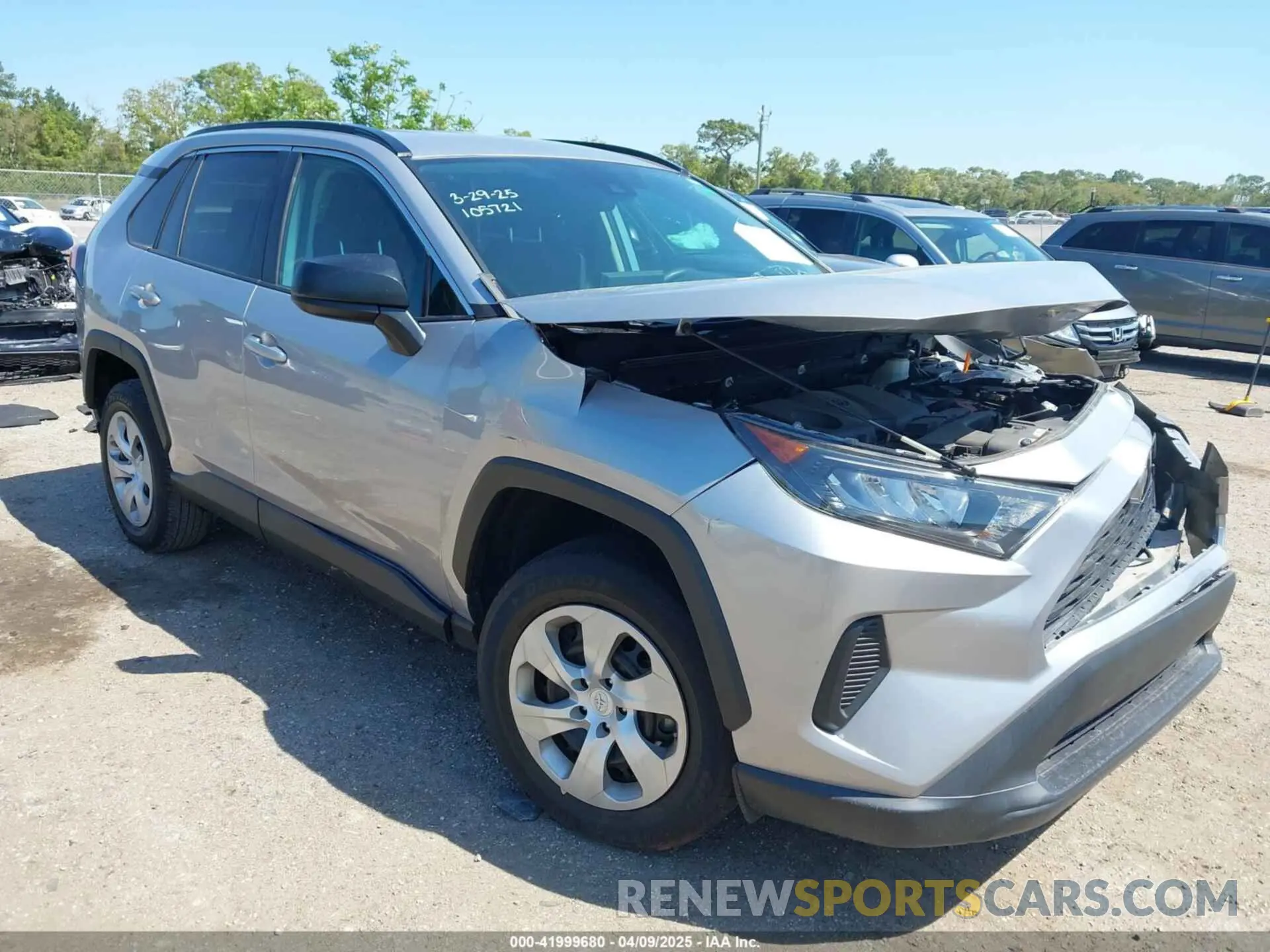1 Photograph of a damaged car 2T3H1RFV2MC150721 TOYOTA RAV4 2021